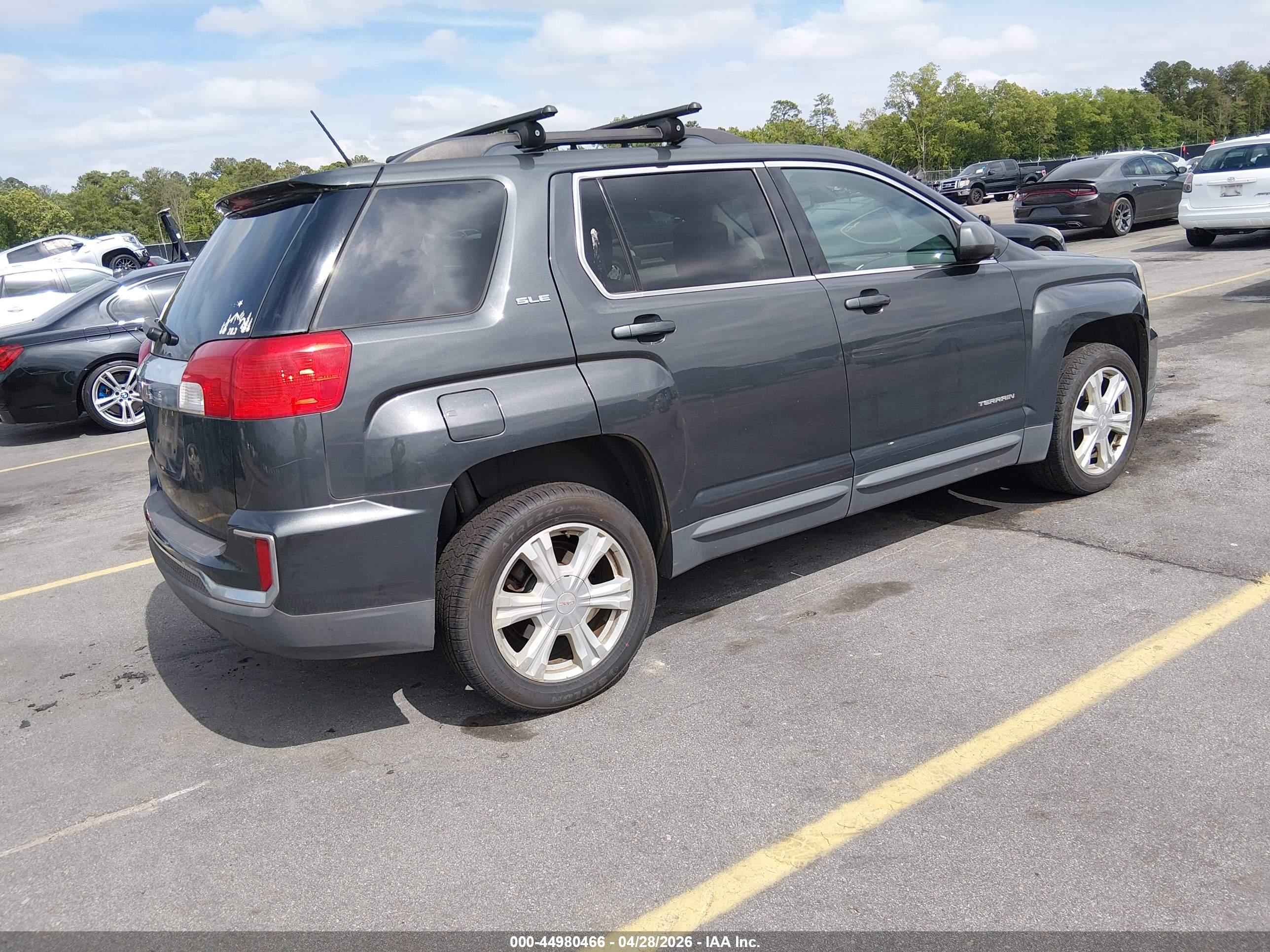GMC TERRAIN image 4