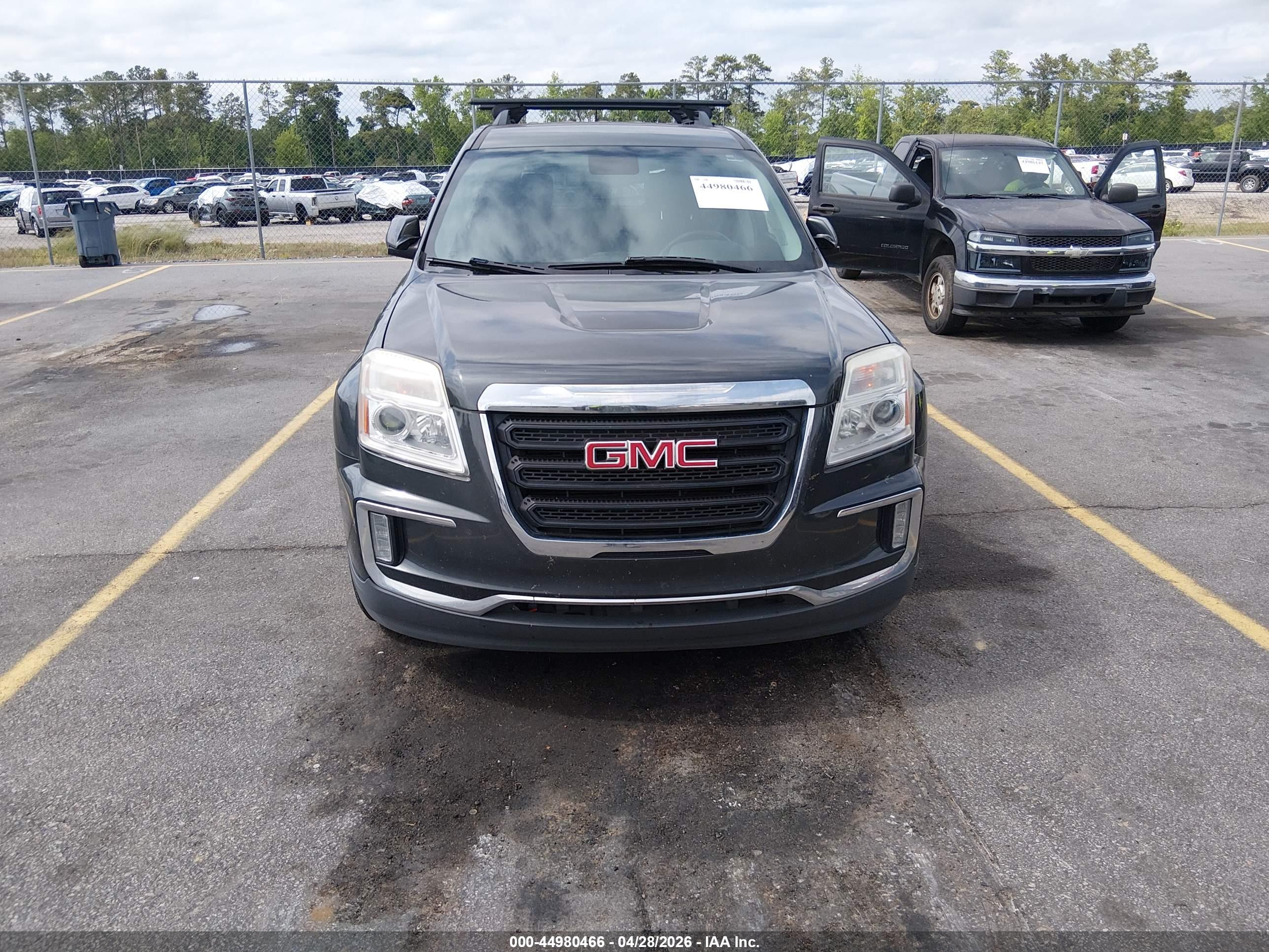 GMC TERRAIN image 6