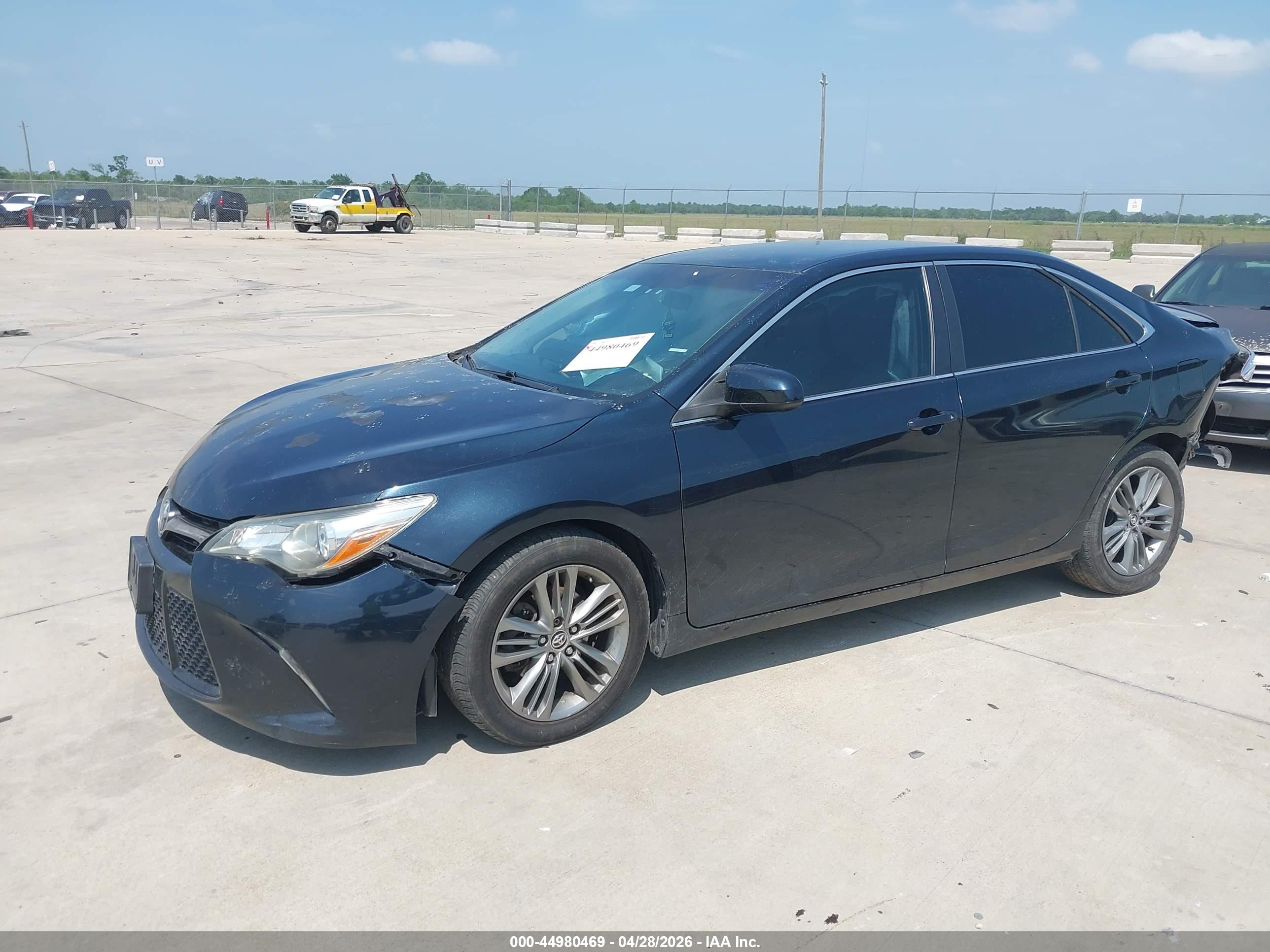 TOYOTA CAMRY image 2