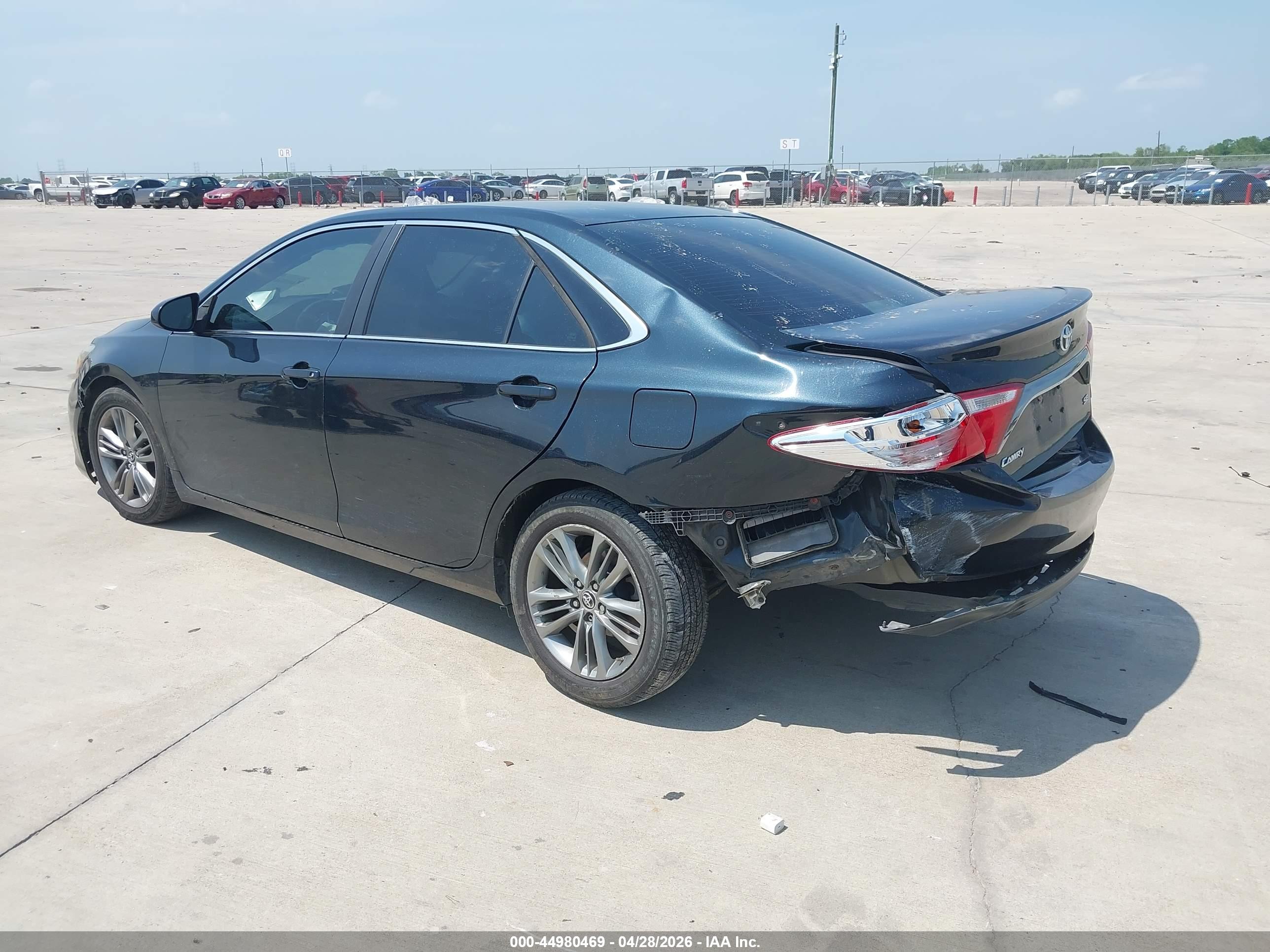 TOYOTA CAMRY image 3