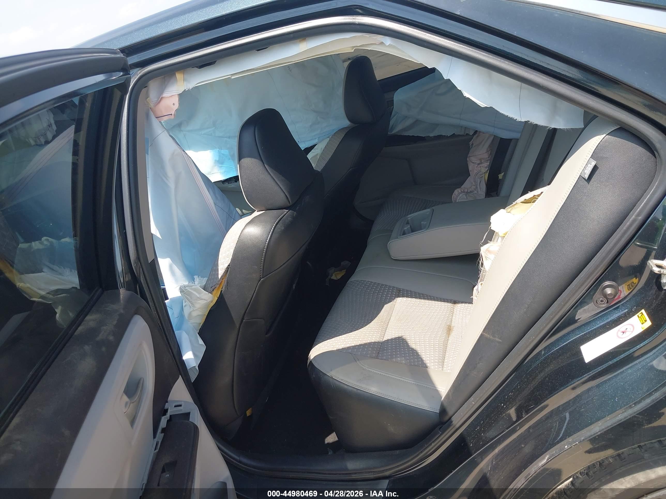 TOYOTA CAMRY image 8