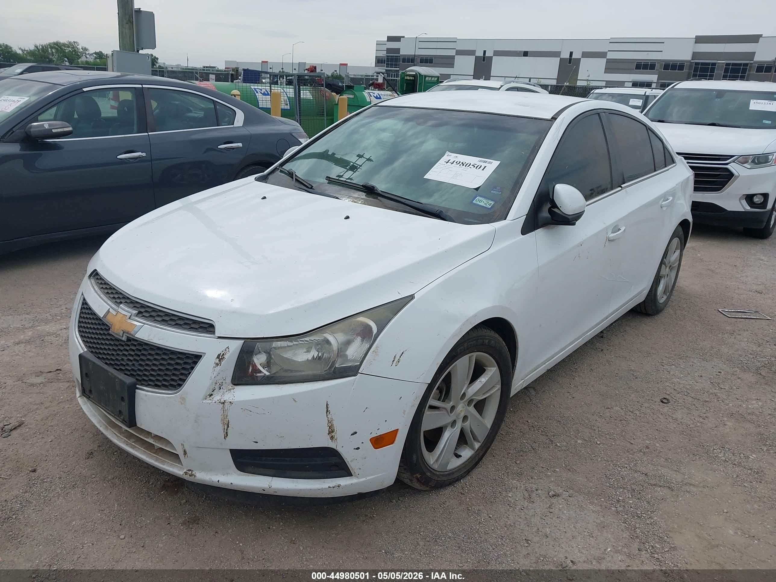 CHEVROLET CRUZE image 2