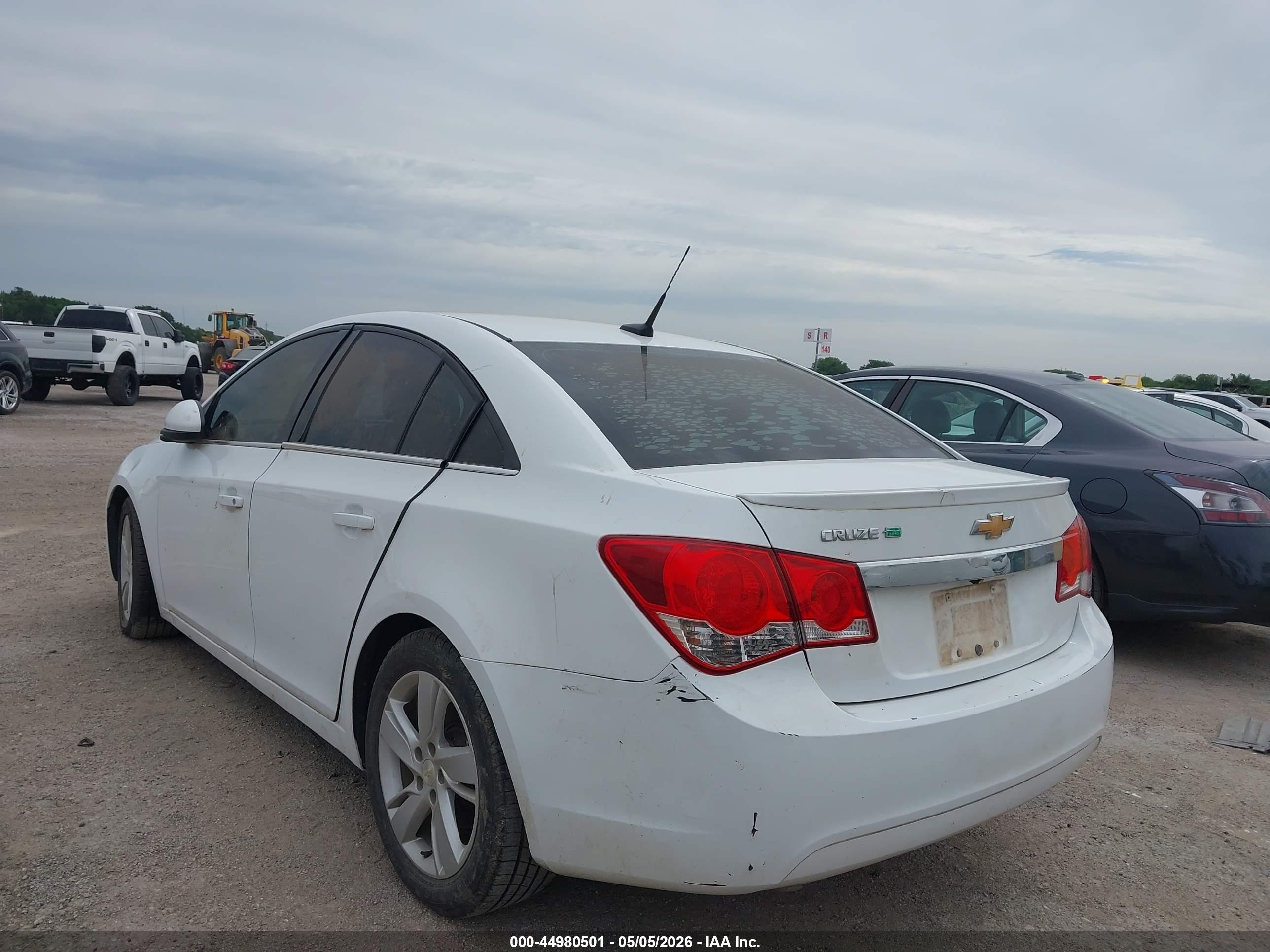 CHEVROLET CRUZE image 3