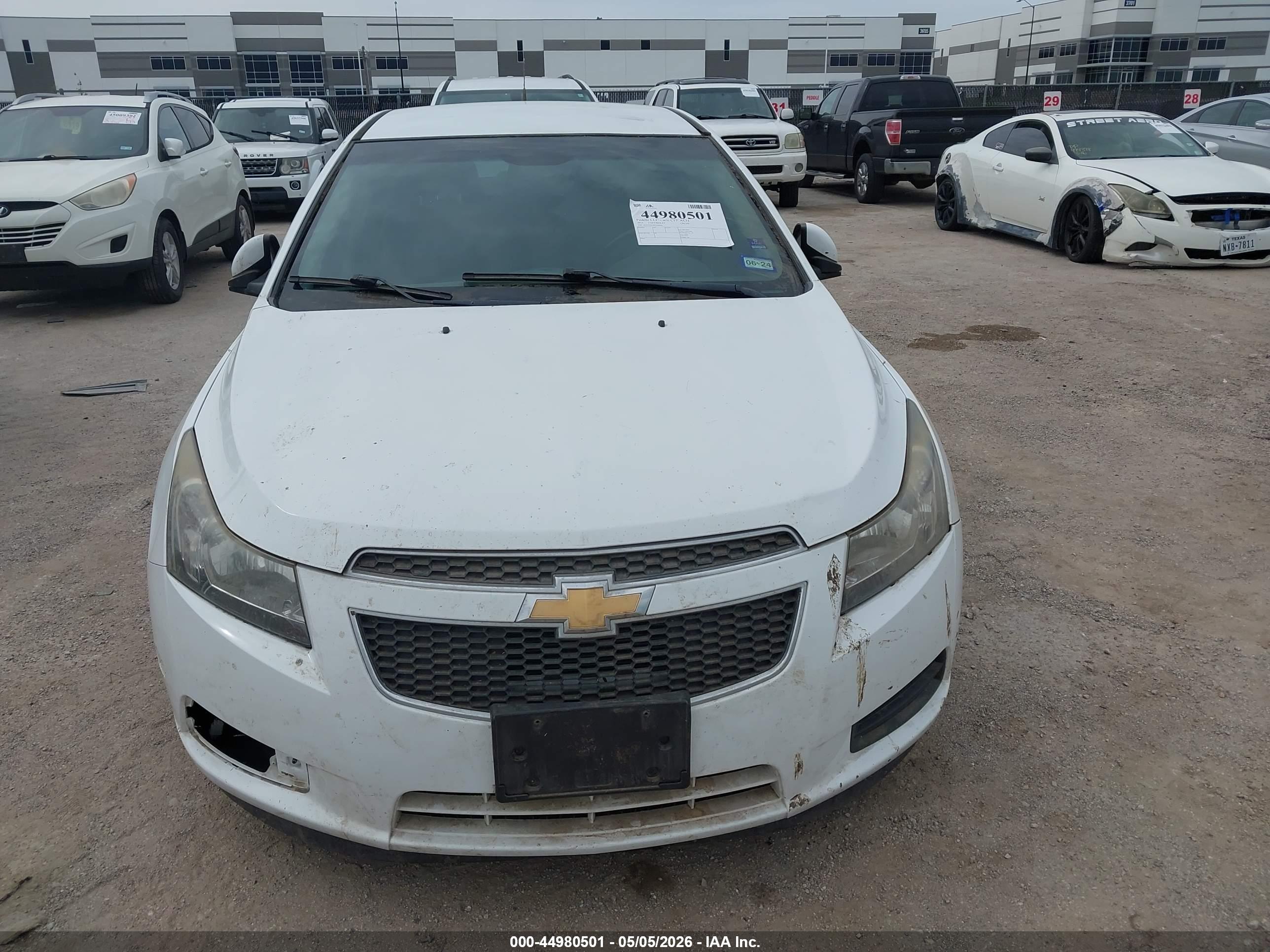 CHEVROLET CRUZE image 6