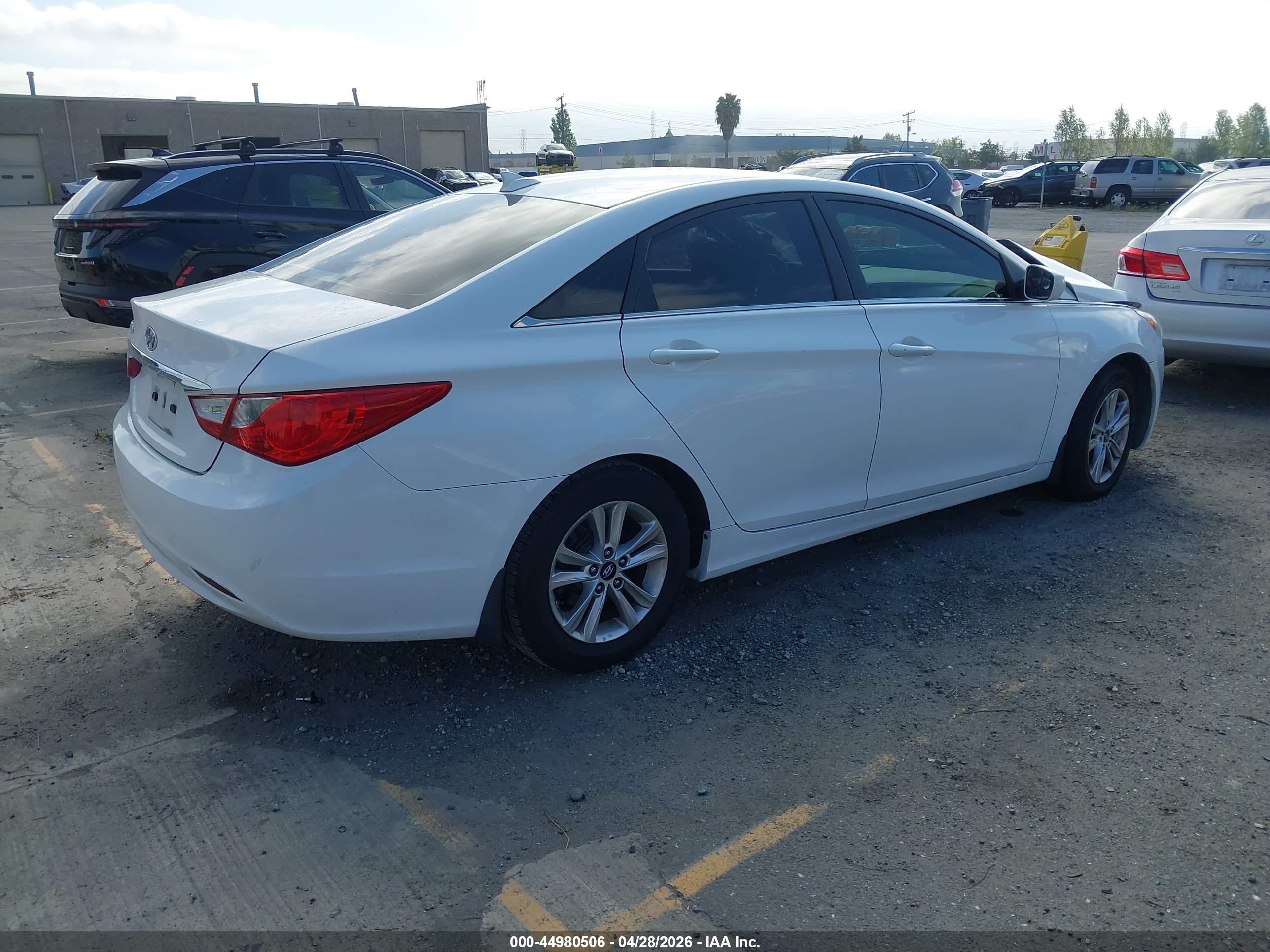 HYUNDAI SONATA image 4