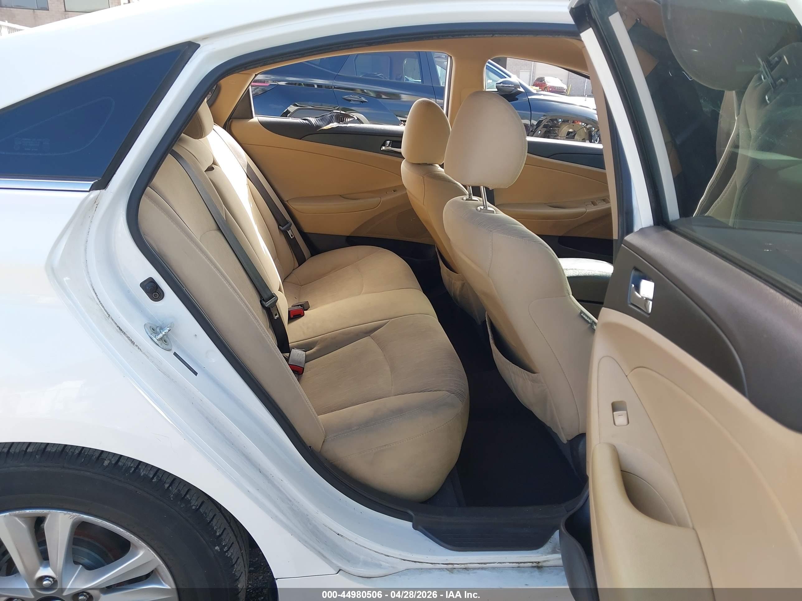 HYUNDAI SONATA image 8