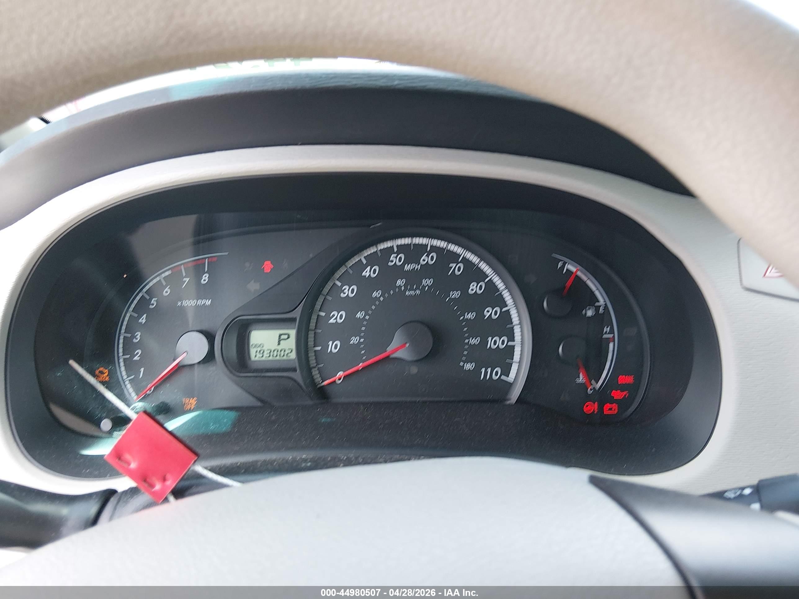 TOYOTA SIENNA image 7