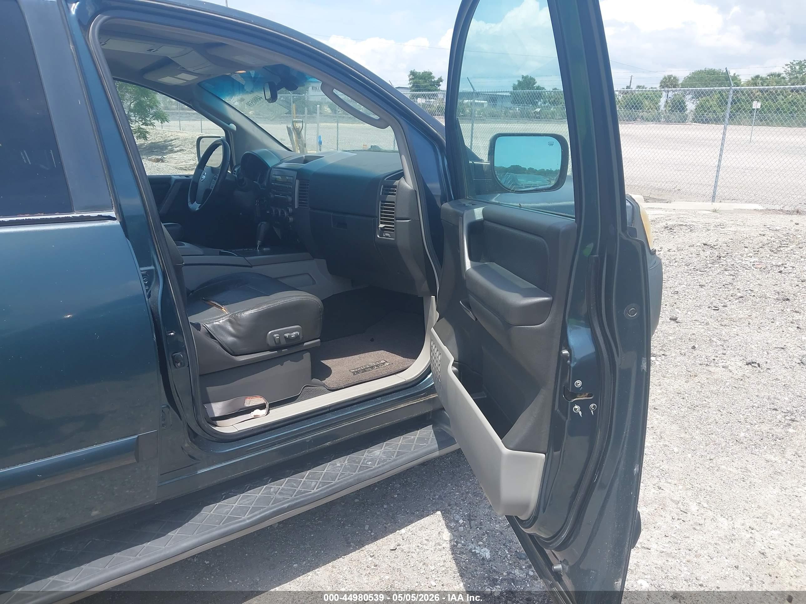 NISSAN ARMADA image 5
