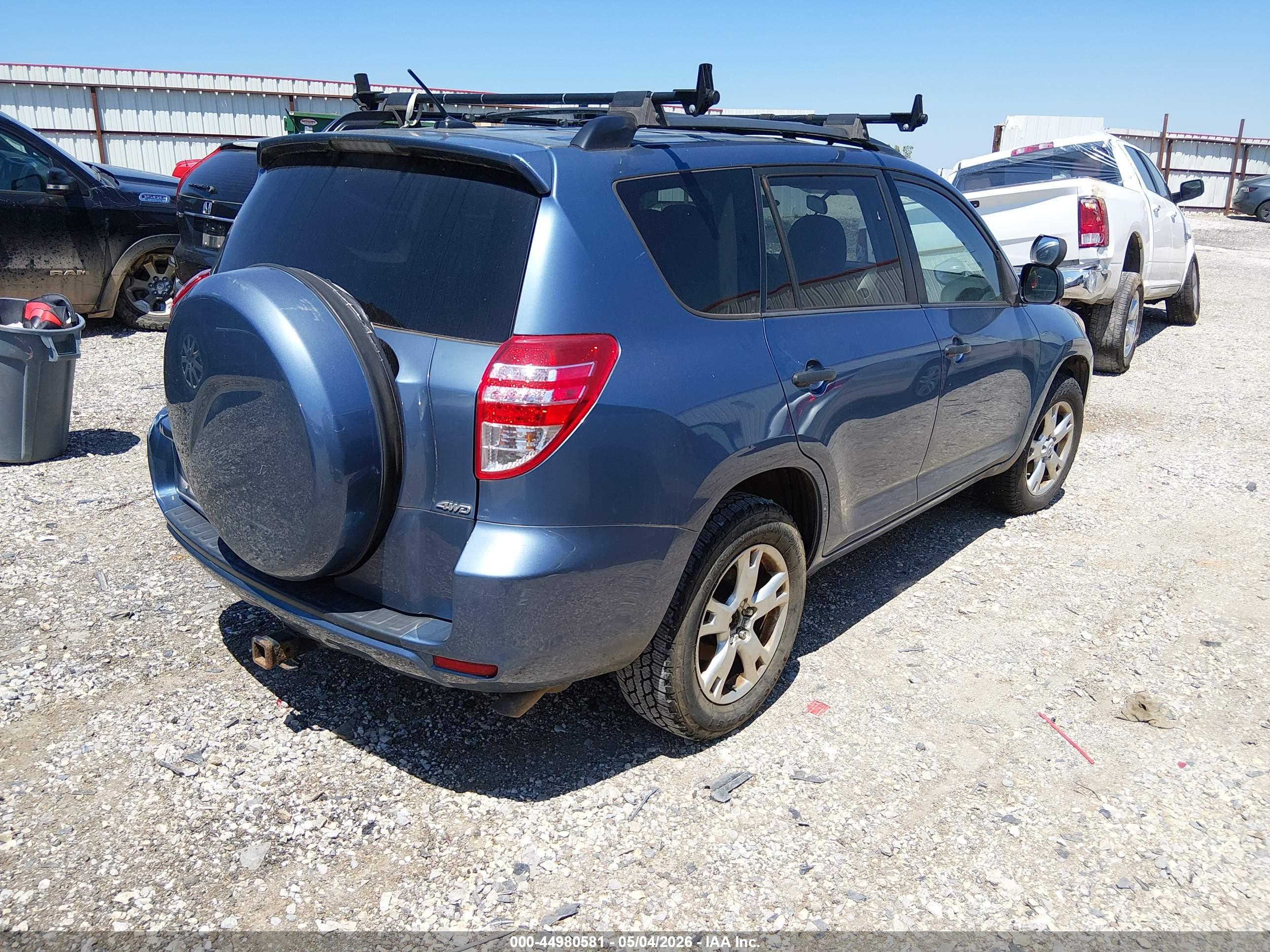 TOYOTA RAV4 image 4