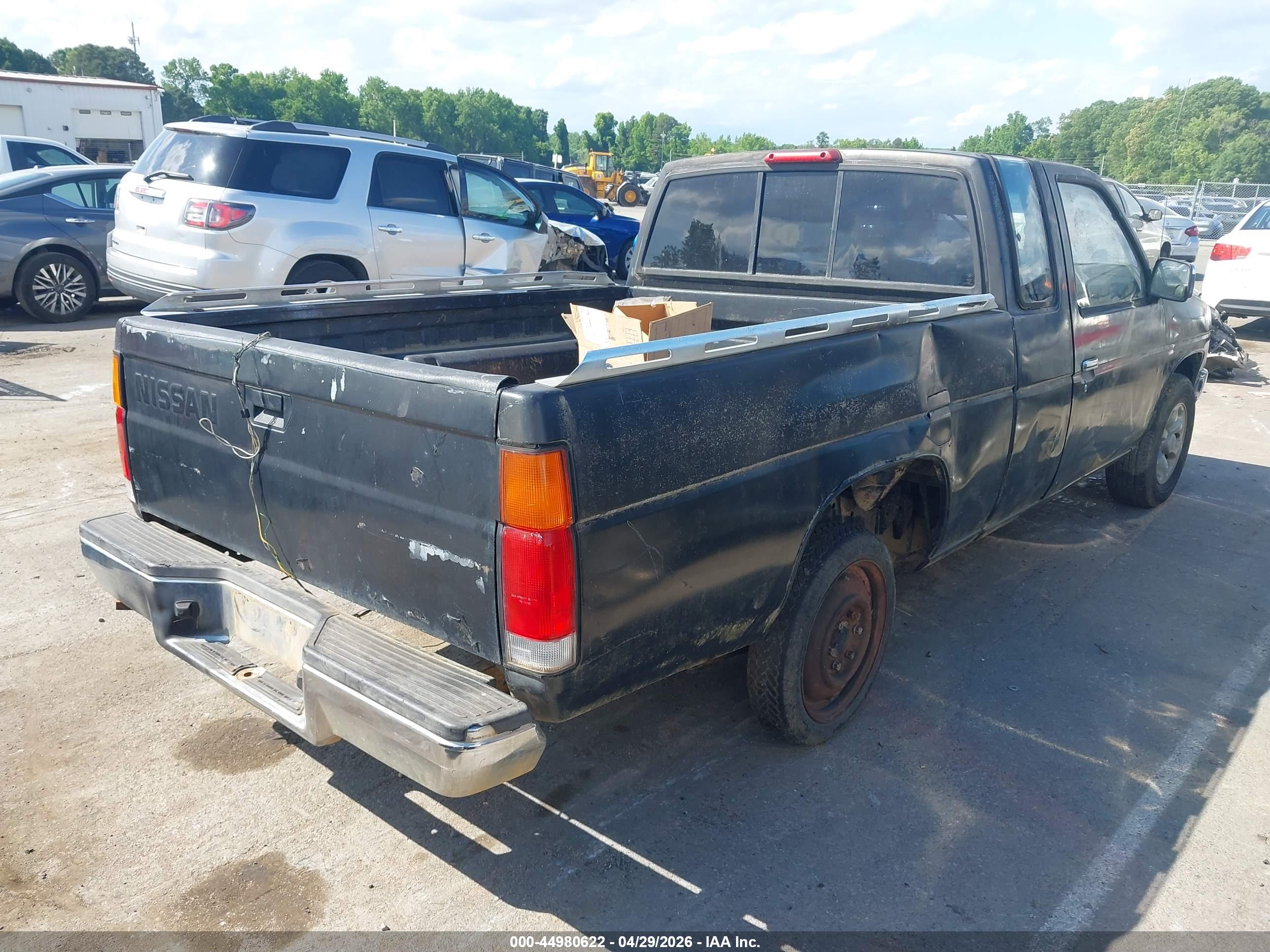 NISSAN TRUCK image 4