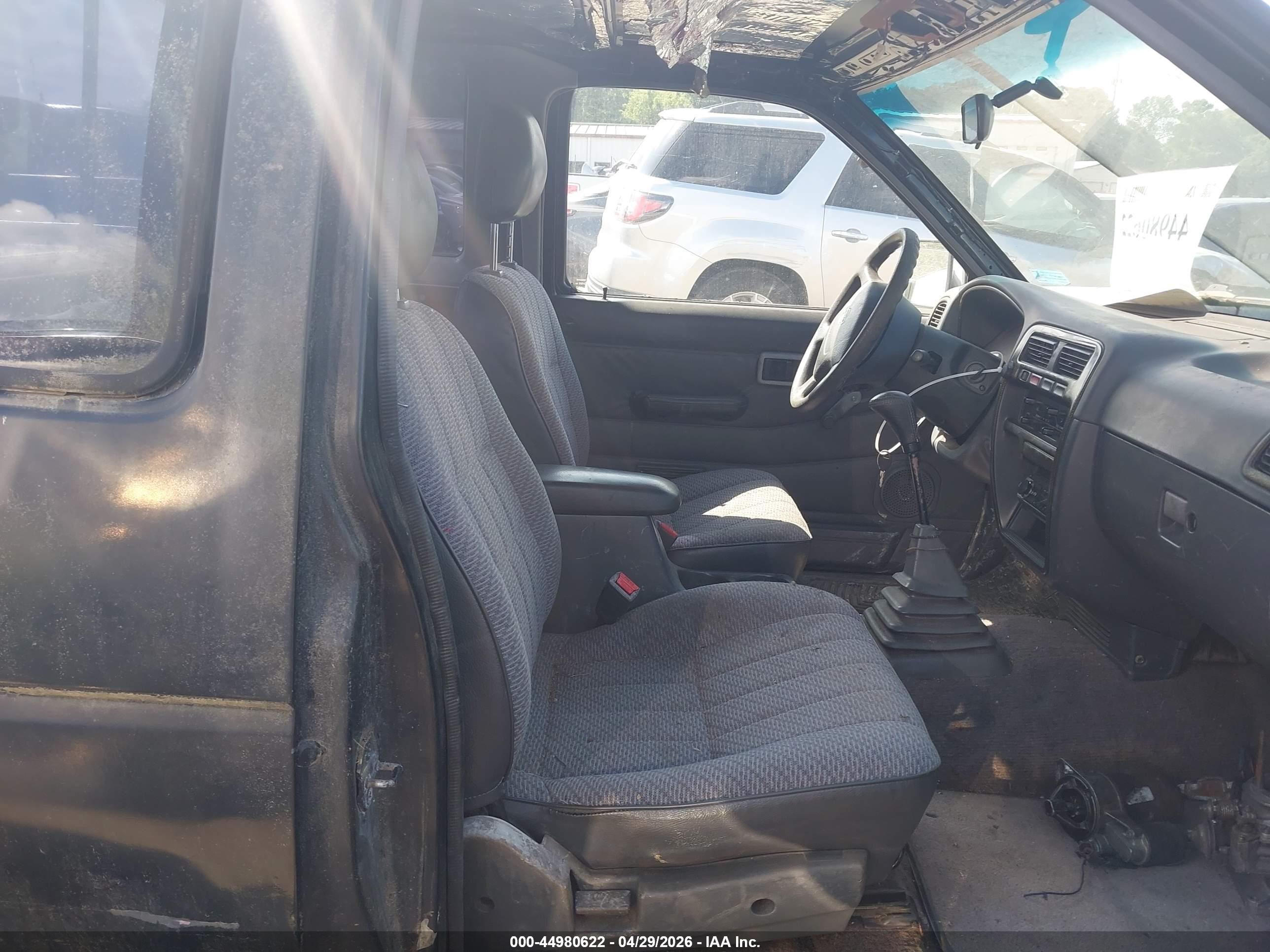 NISSAN TRUCK image 5