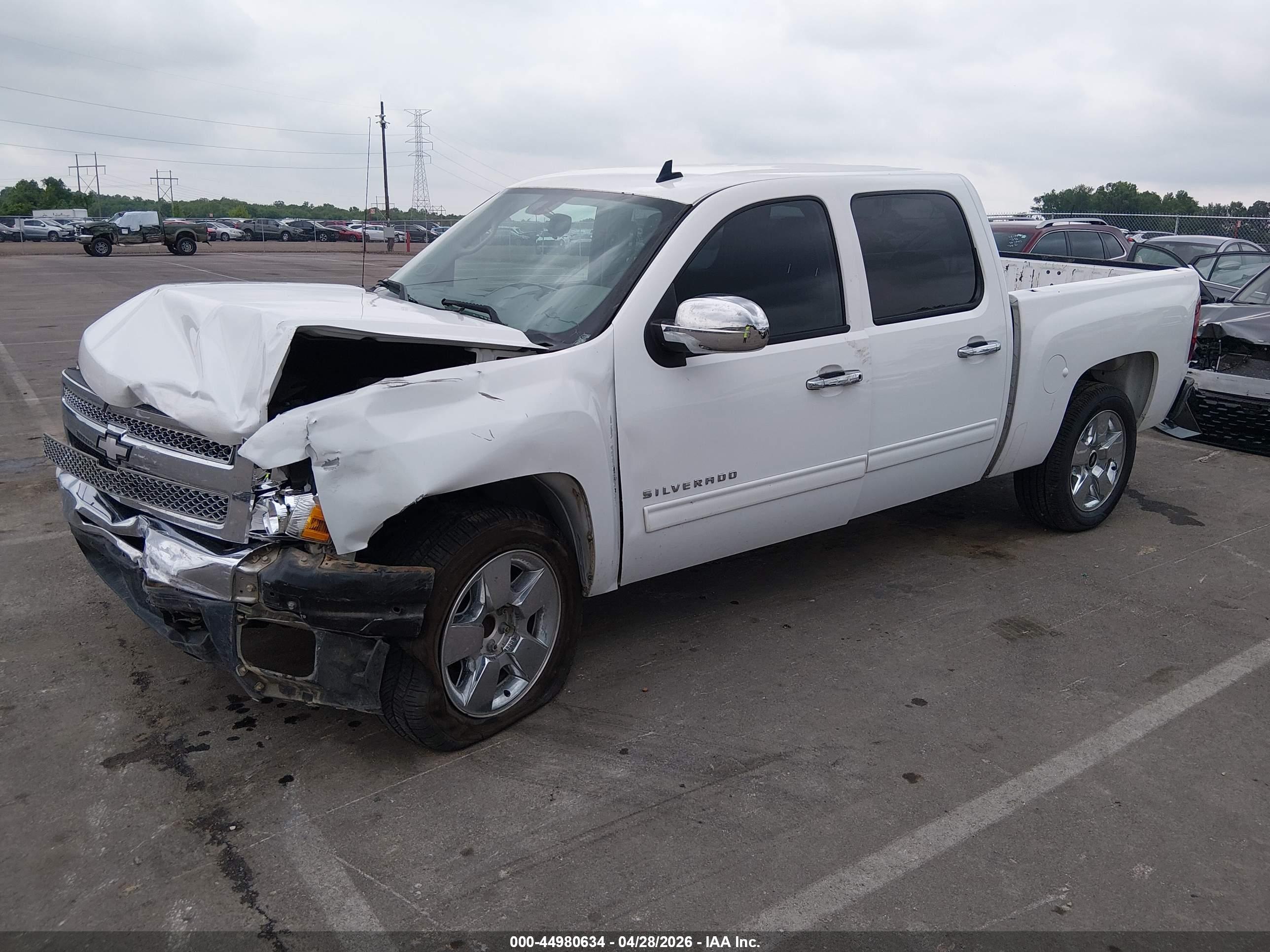CHEVROLET SILVERADO image 2