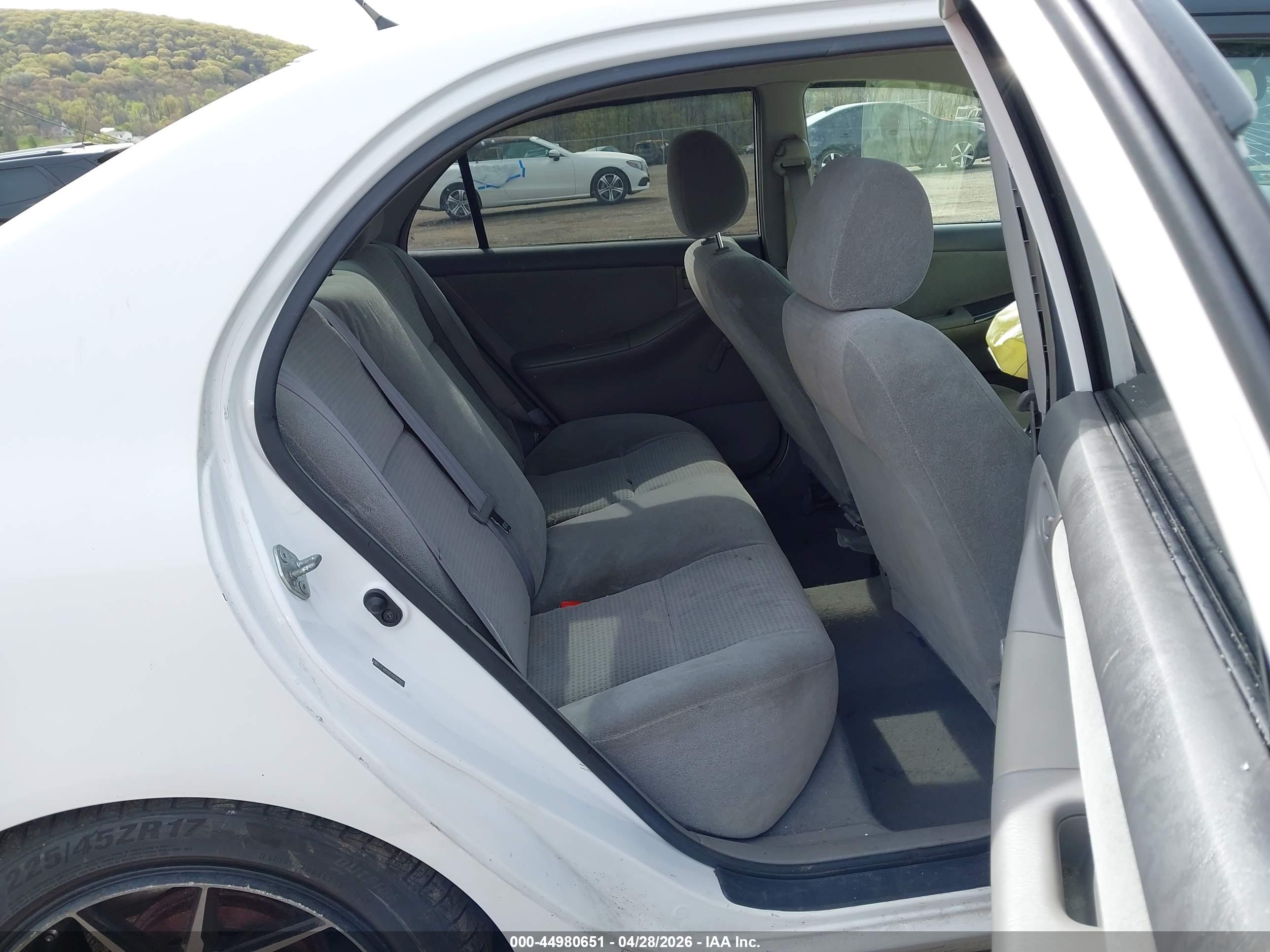 TOYOTA COROLLA image 8