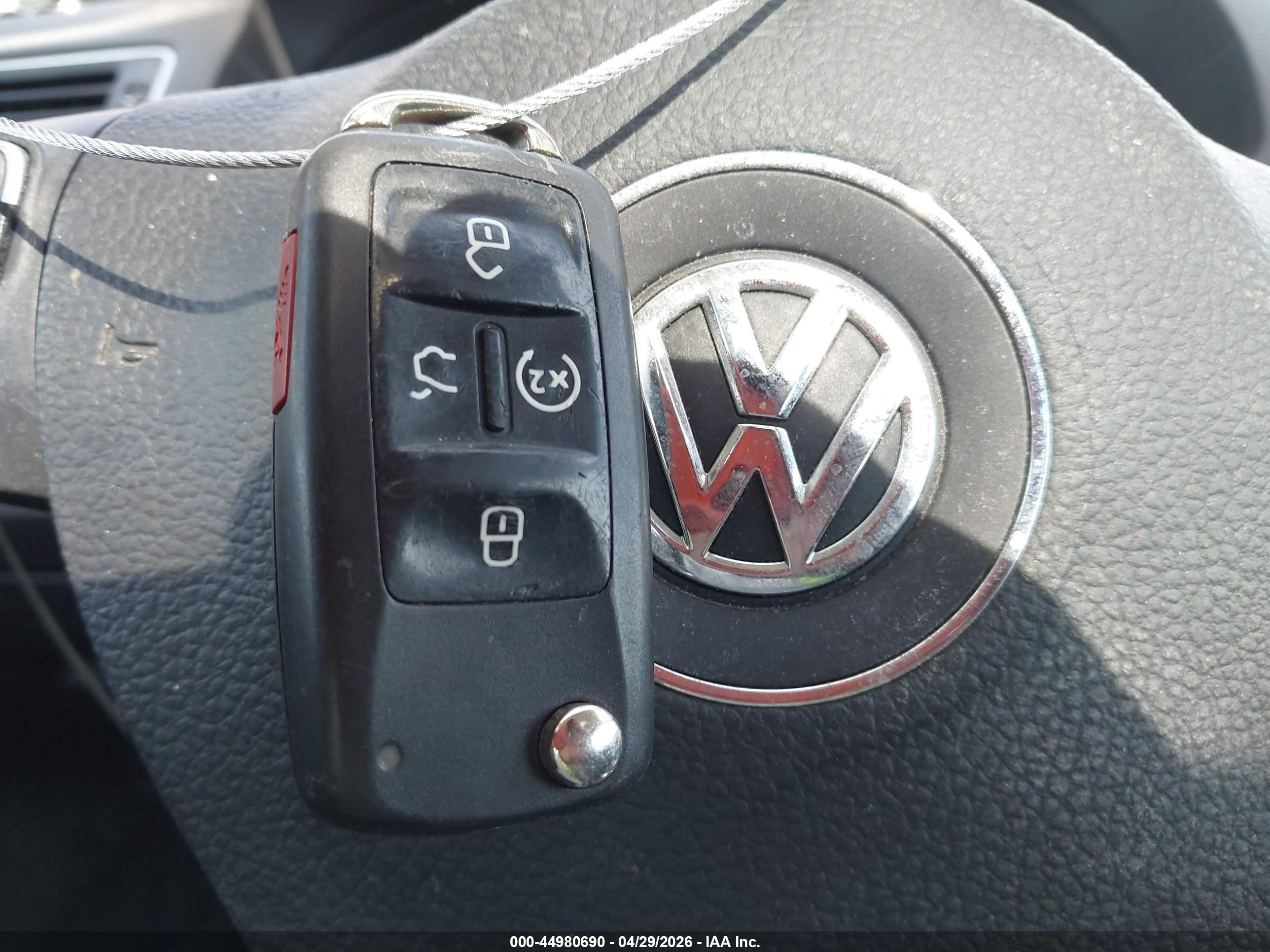 VOLKSWAGEN PASSAT image 11