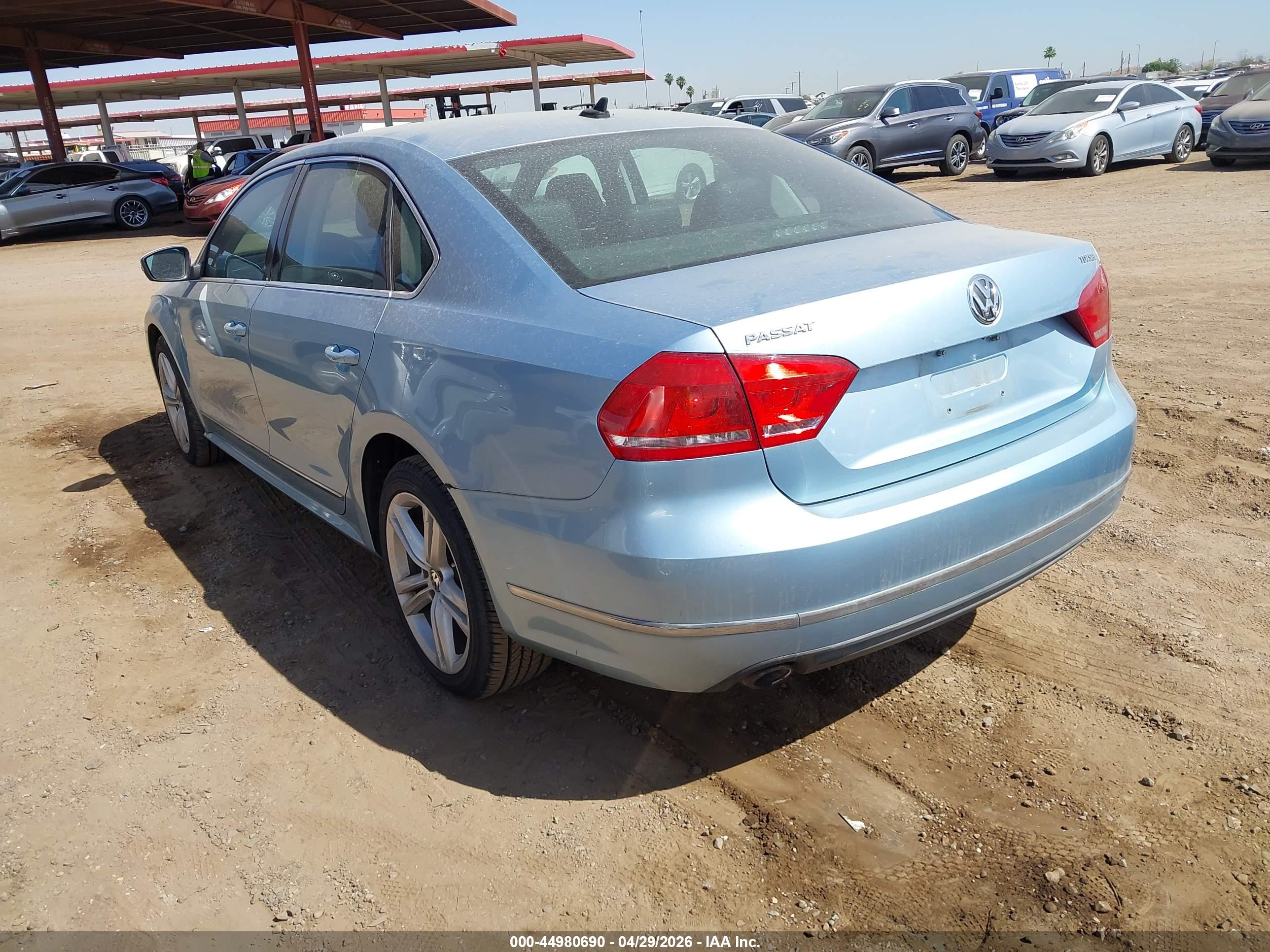 VOLKSWAGEN PASSAT image 3