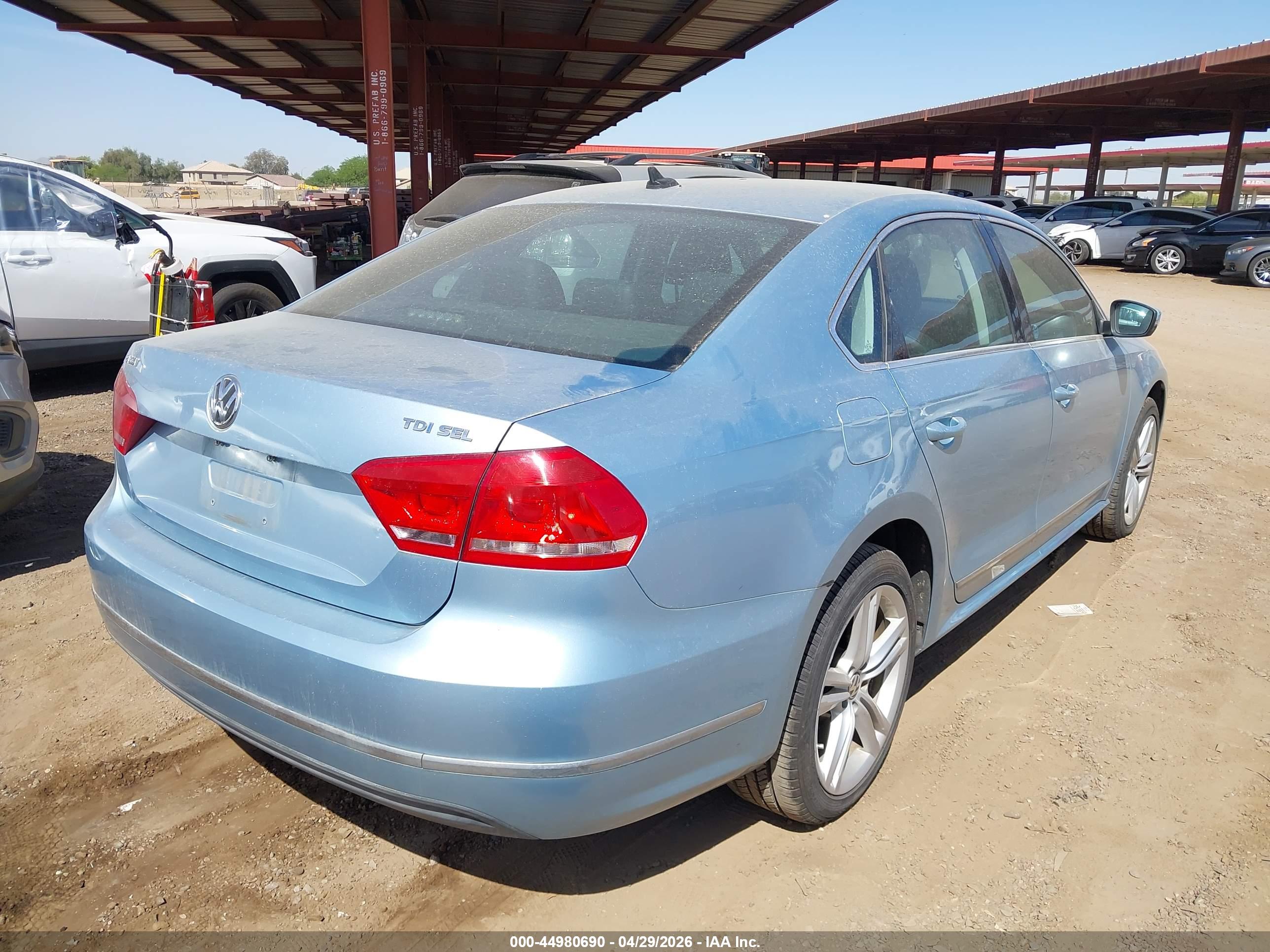 VOLKSWAGEN PASSAT image 4