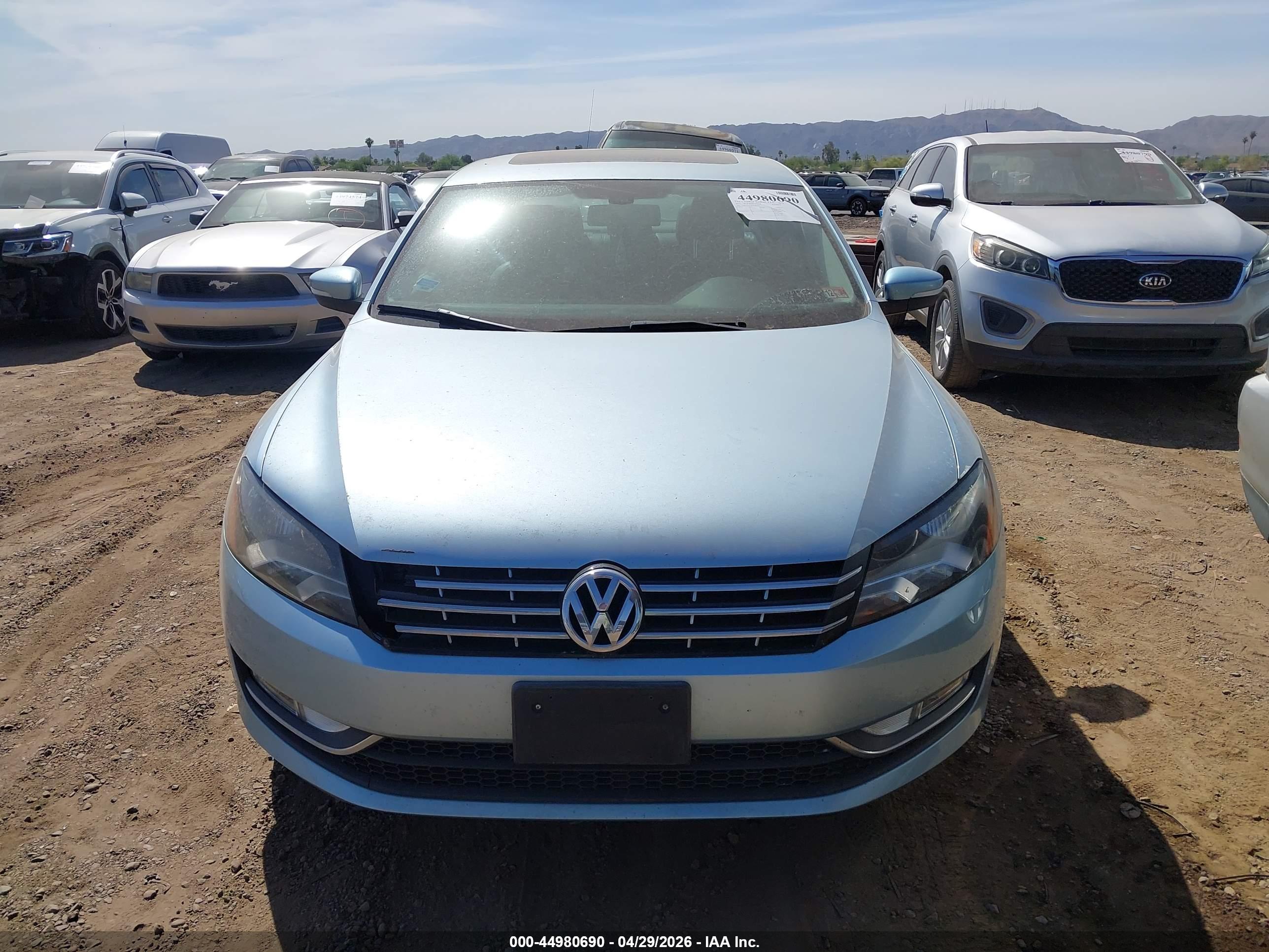 VOLKSWAGEN PASSAT image 6