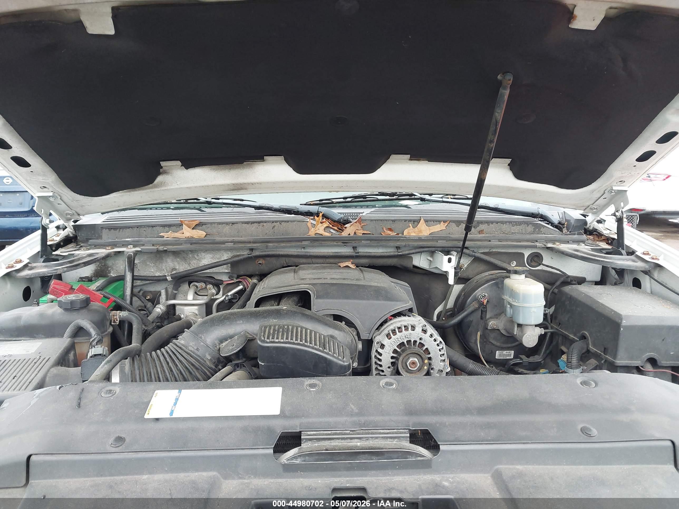 CHEVROLET SUBURBAN image 10