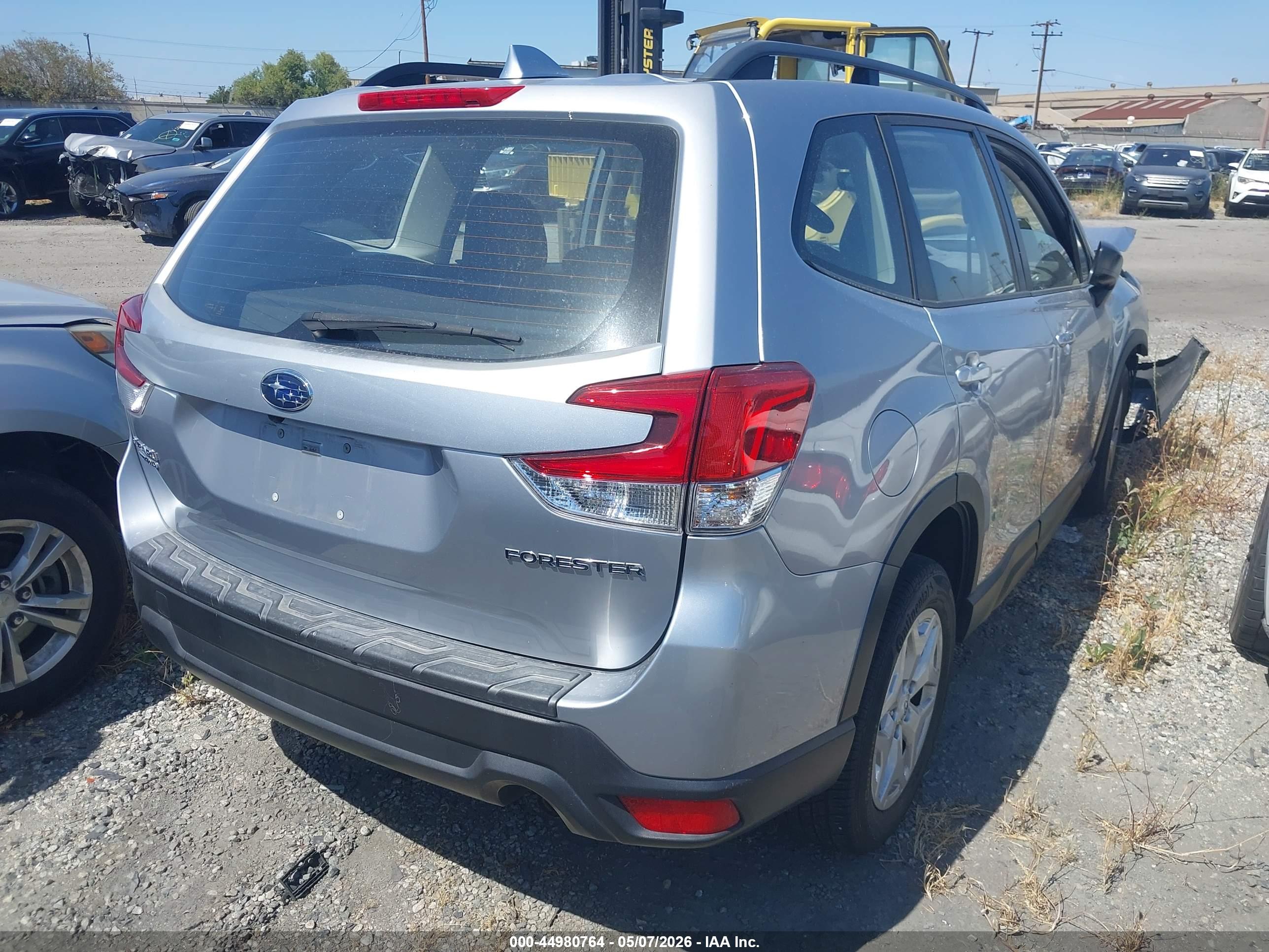 SUBARU FORESTER image 4