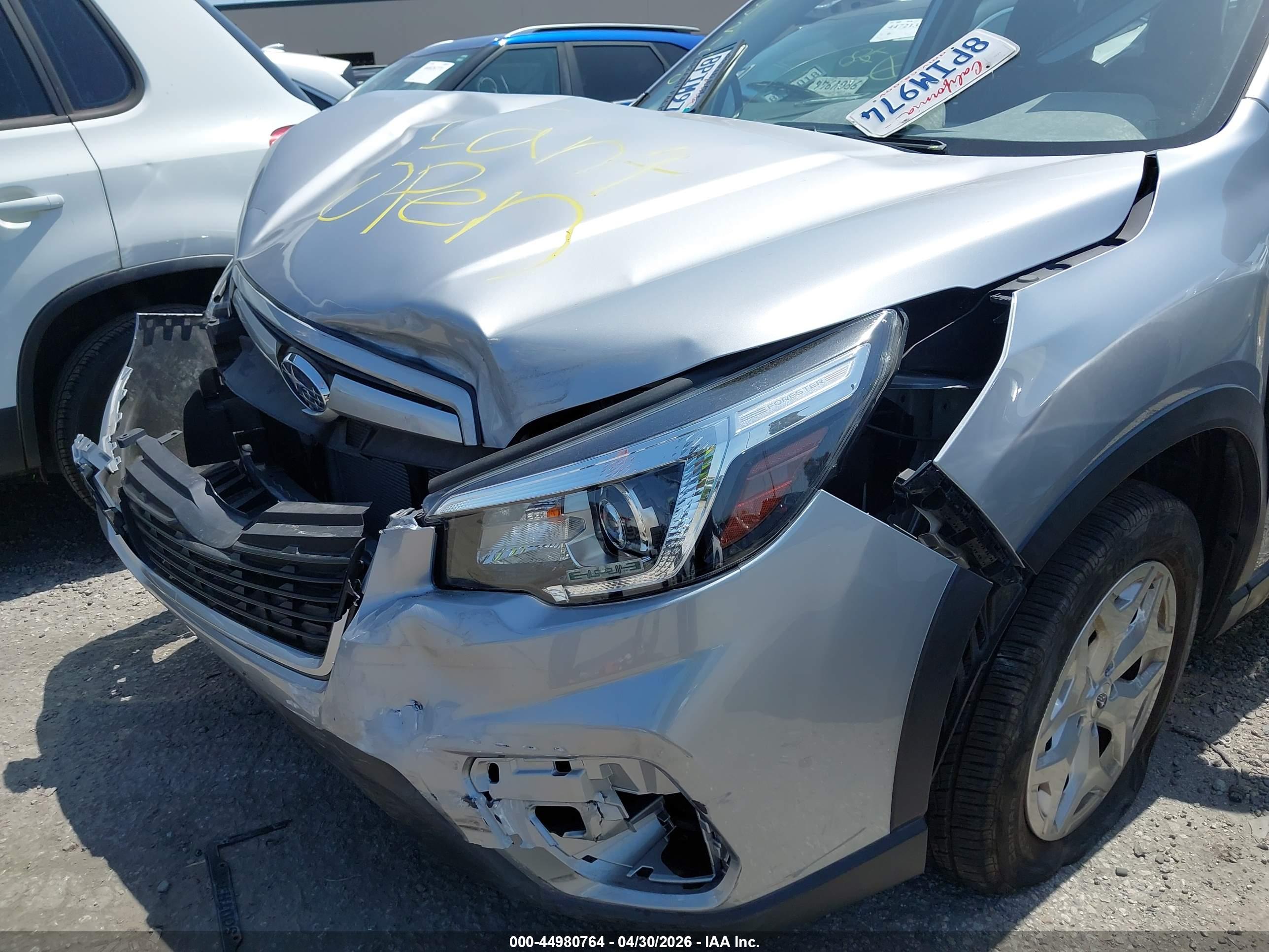 SUBARU FORESTER image 6