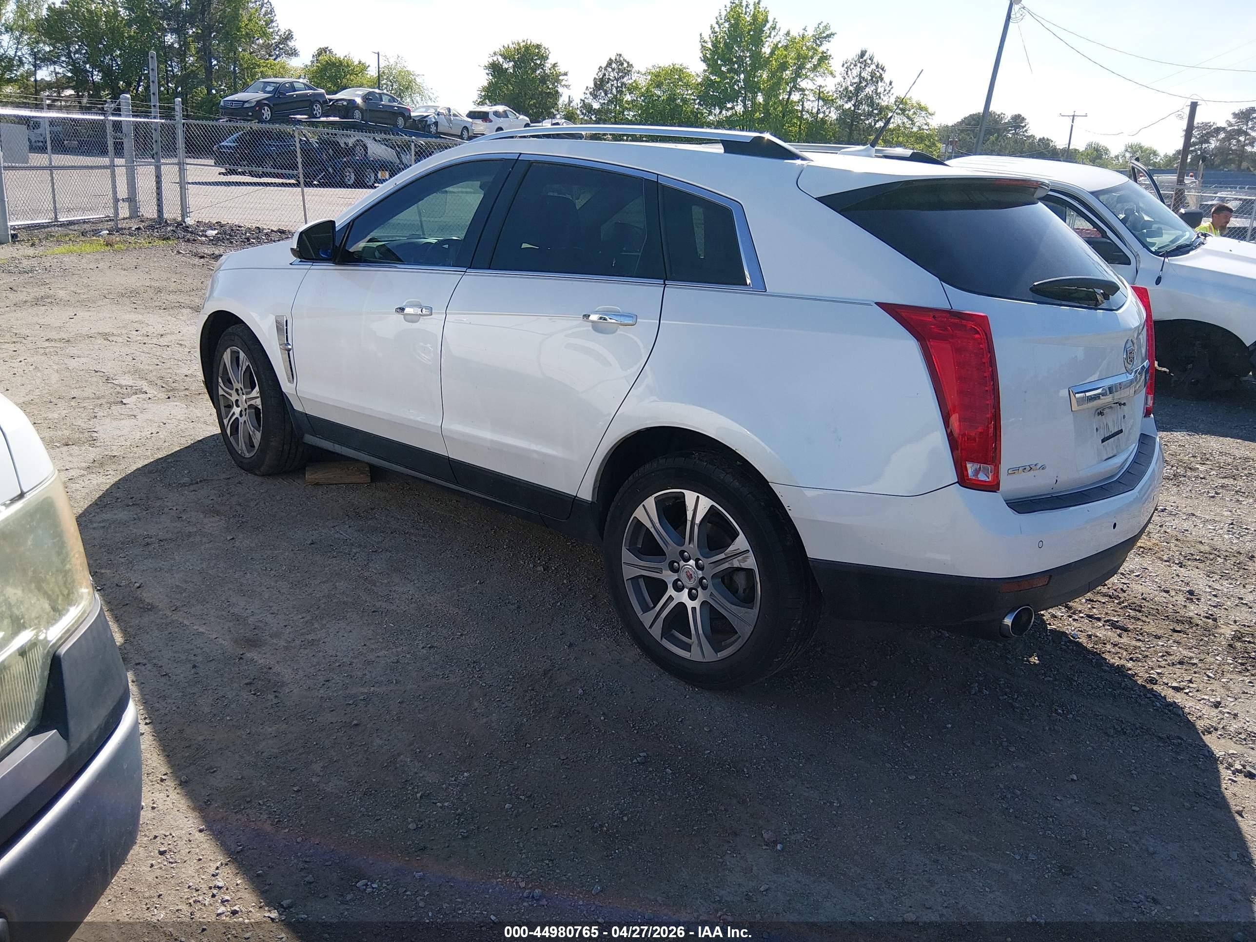 CADILLAC SRX image 3