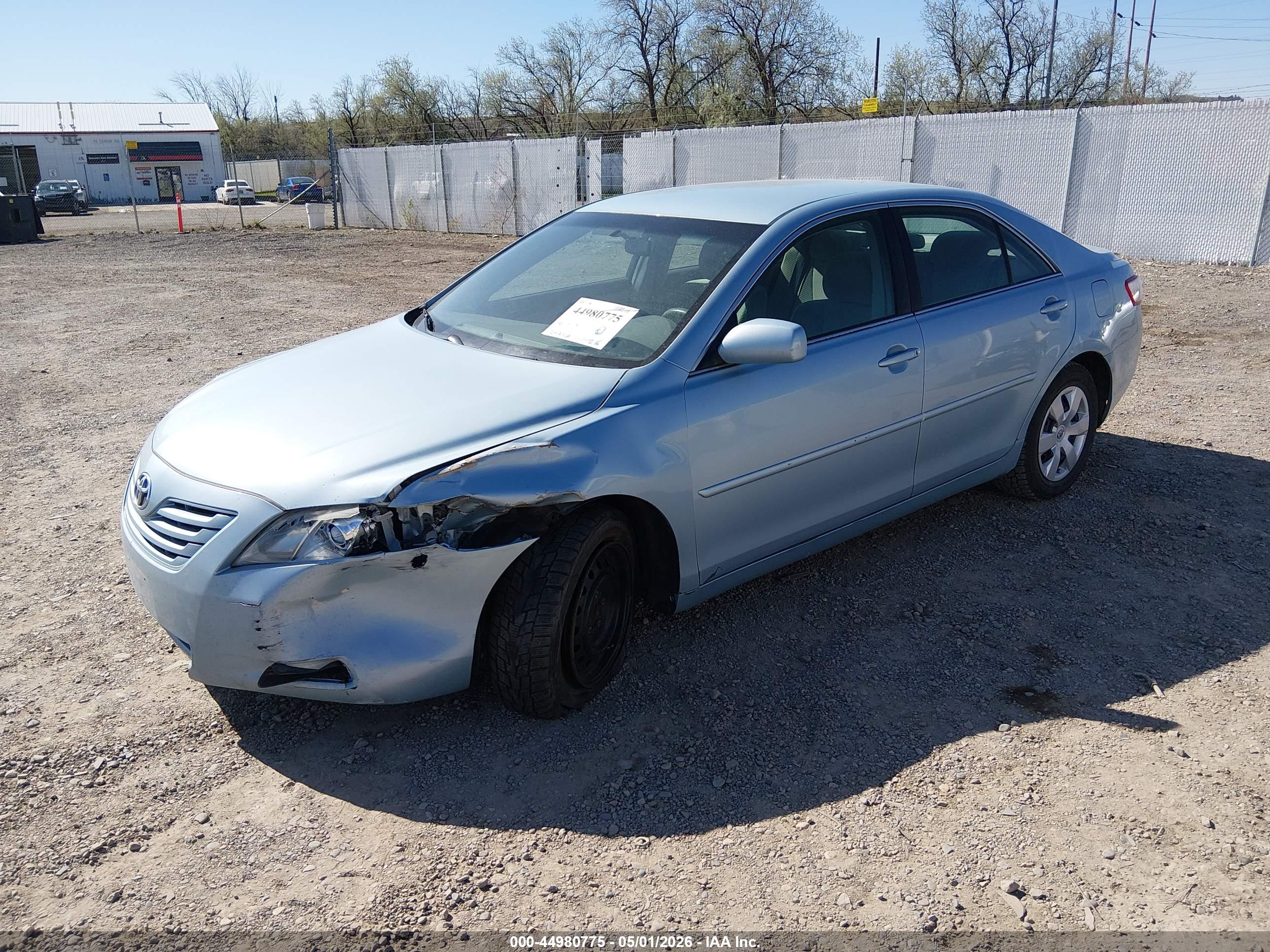 TOYOTA CAMRY image 2