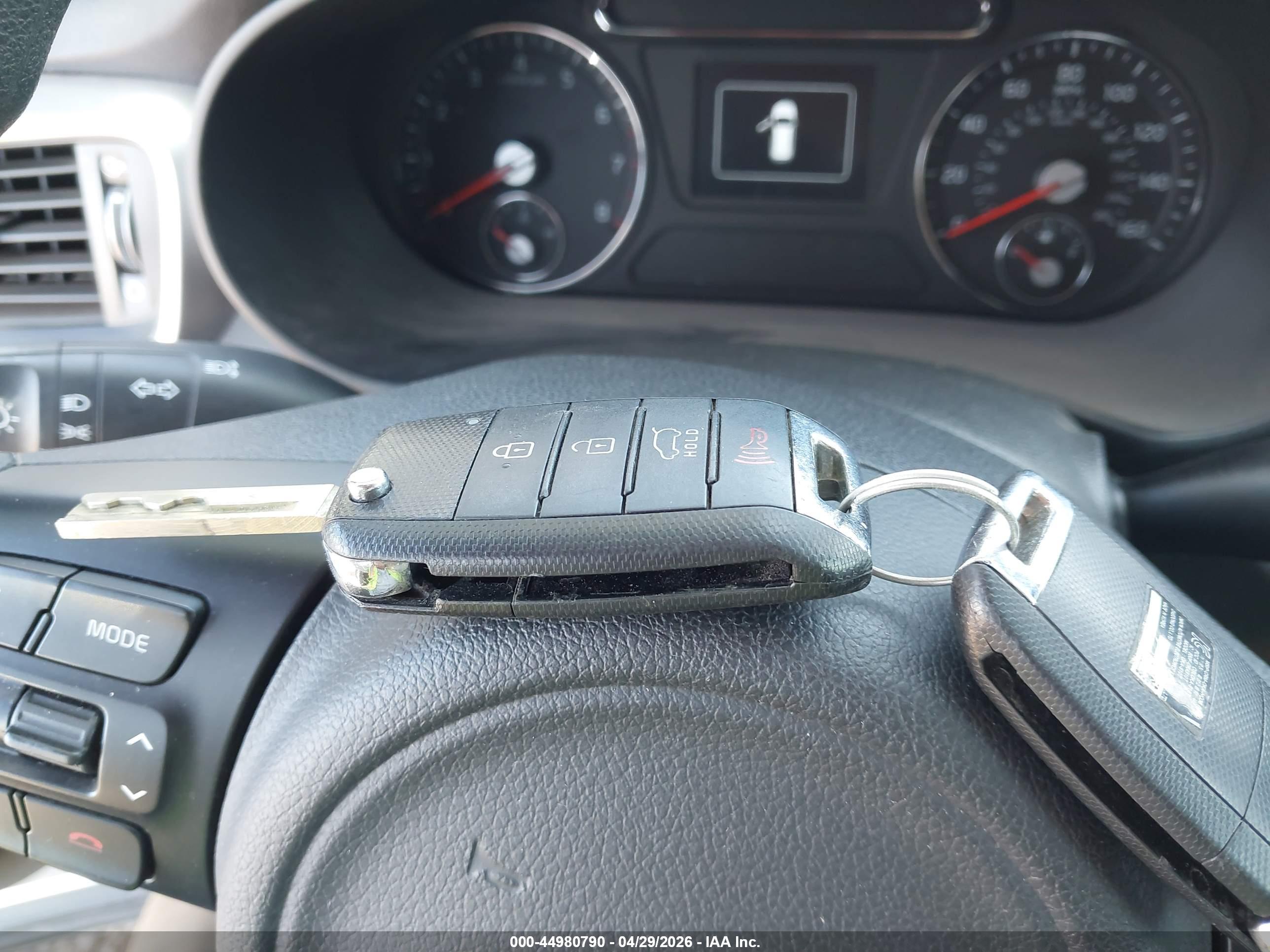 KIA SORENTO image 11