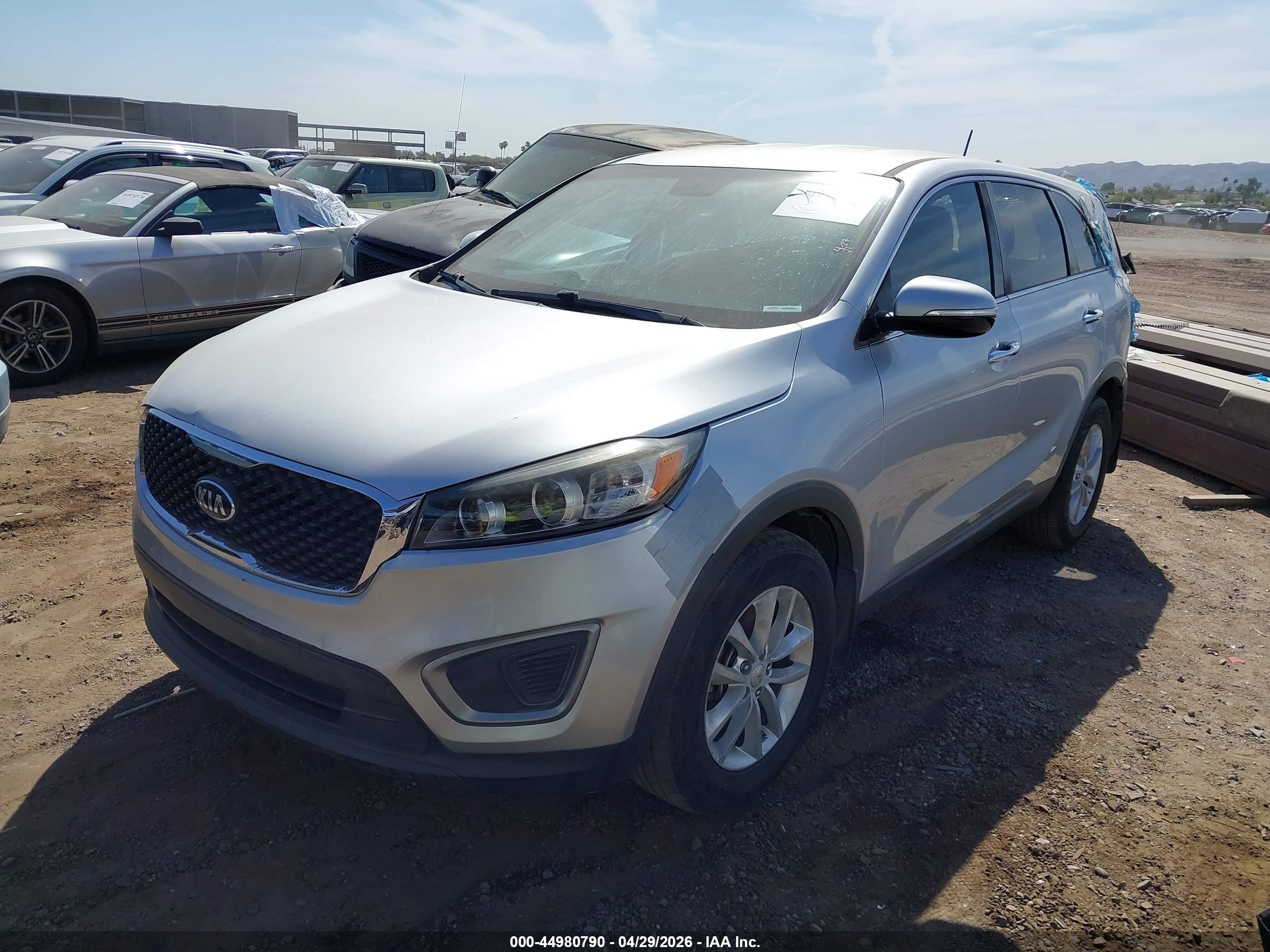 KIA SORENTO image 2