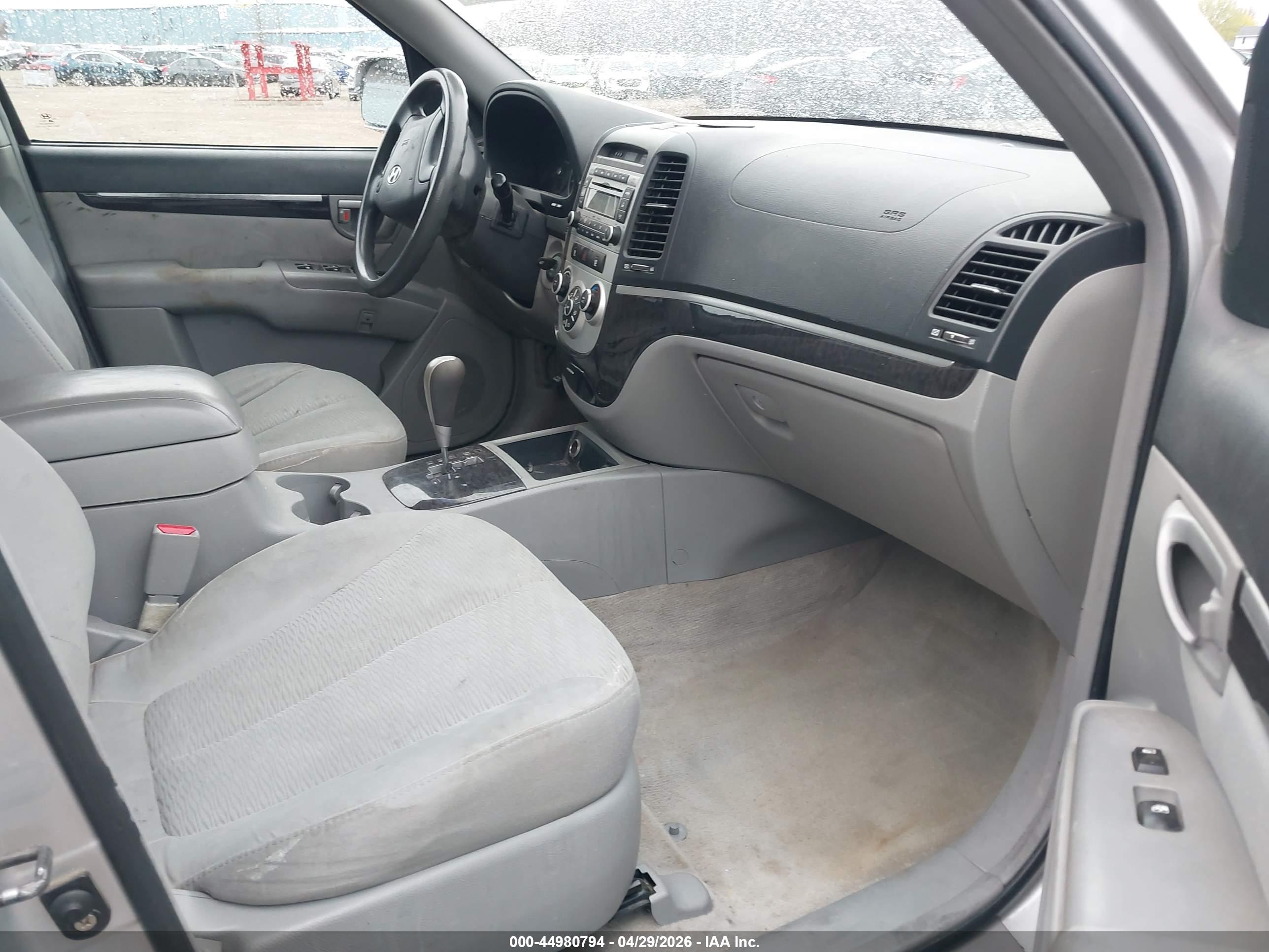 HYUNDAI SANTA image 5