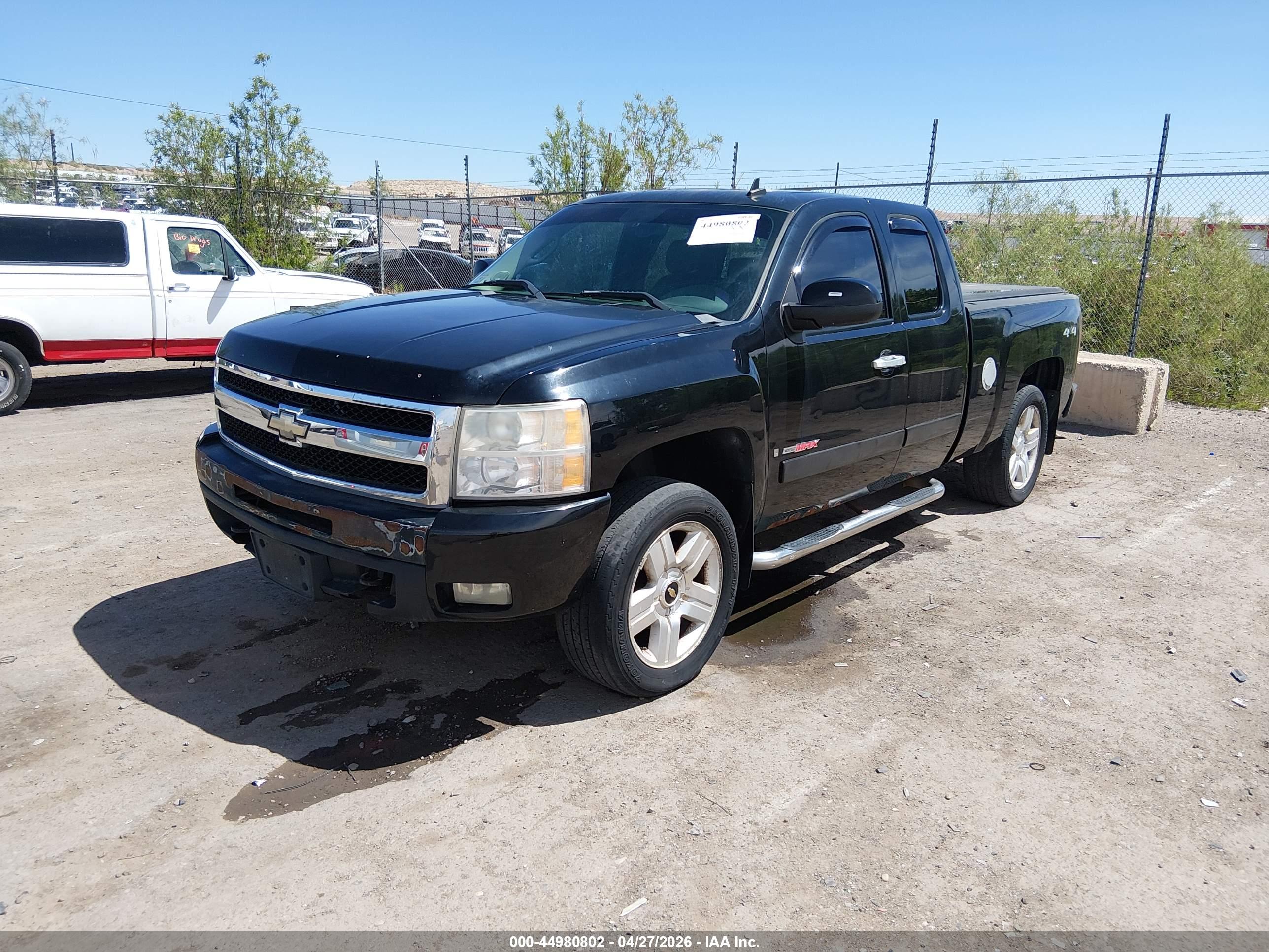 CHEVROLET SILVERADO image 2