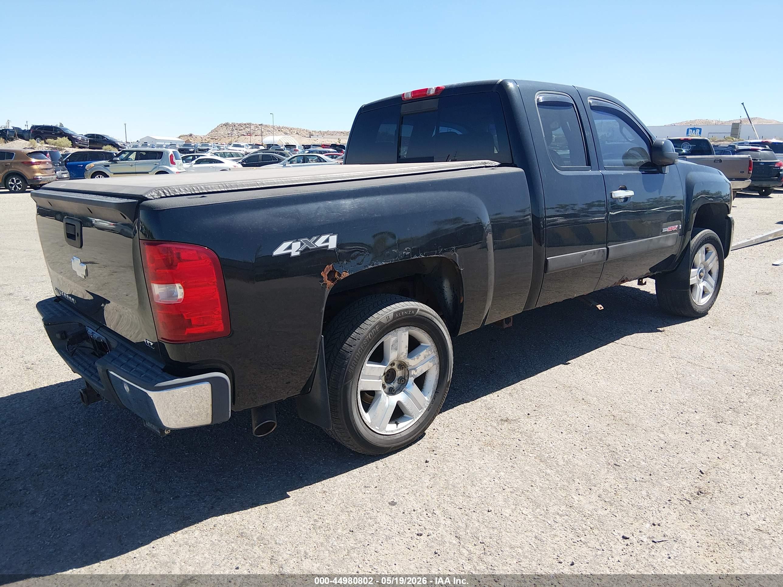 CHEVROLET SILVERADO image 4