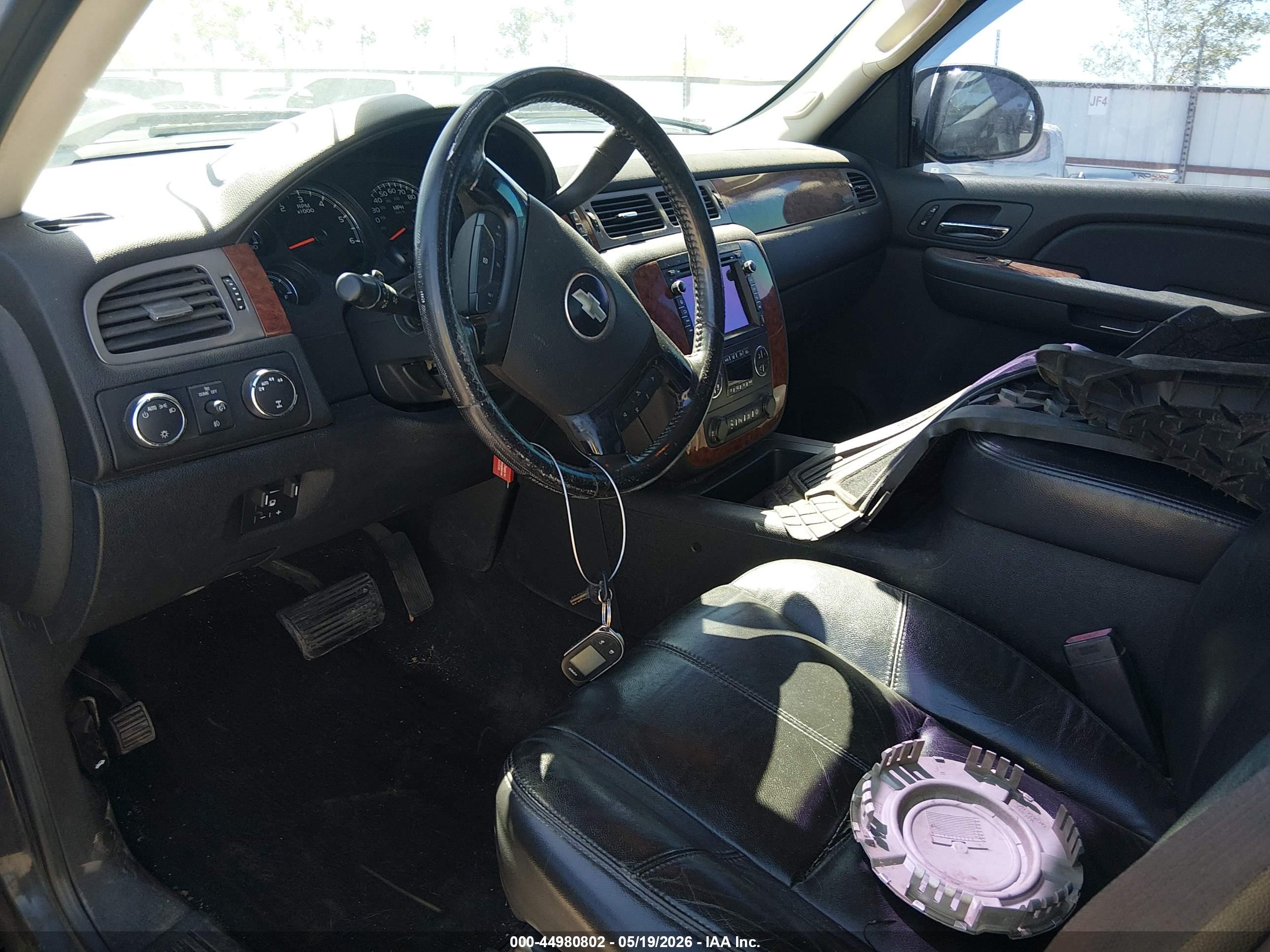 CHEVROLET SILVERADO image 5
