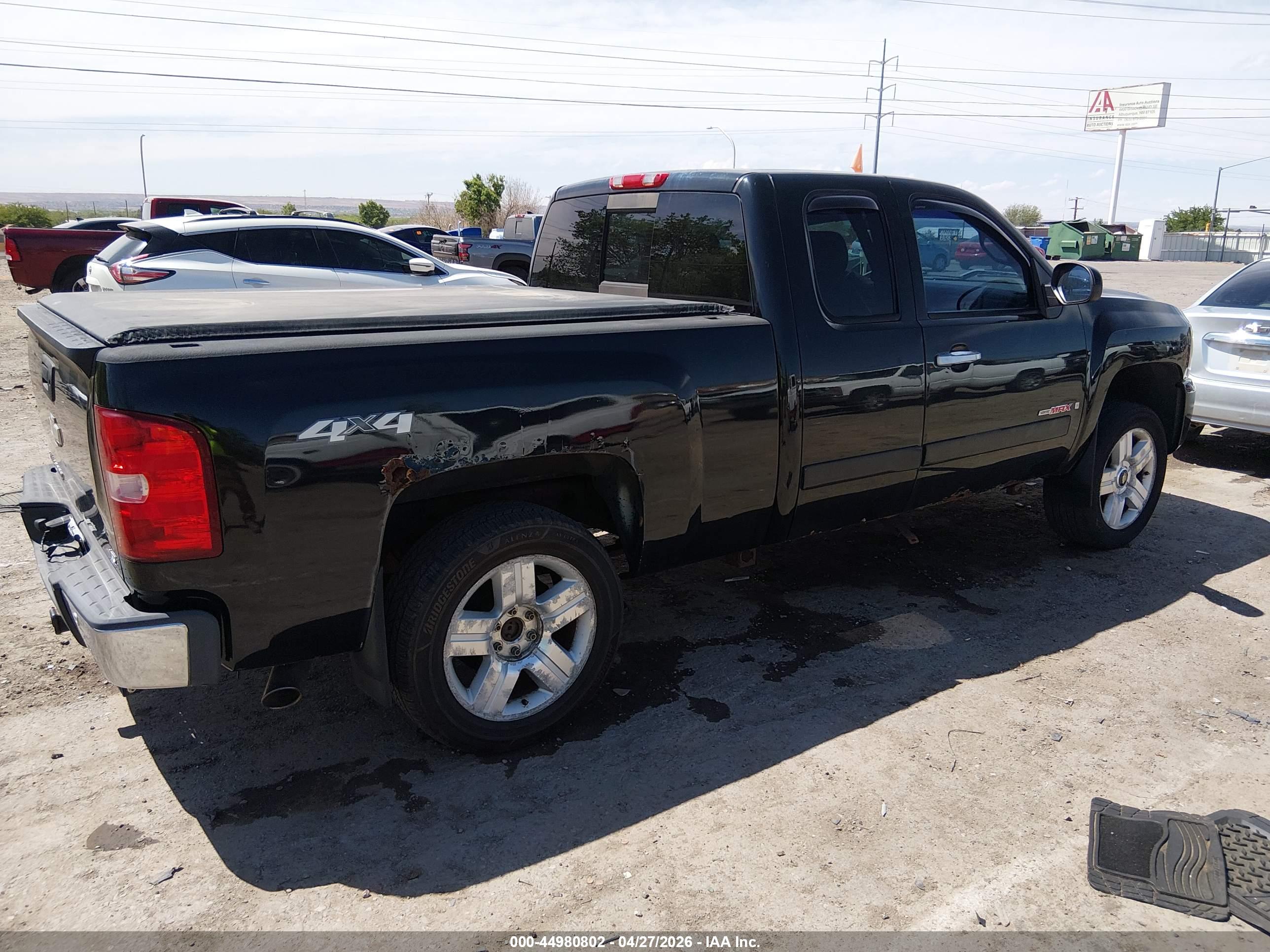 CHEVROLET SILVERADO image 6