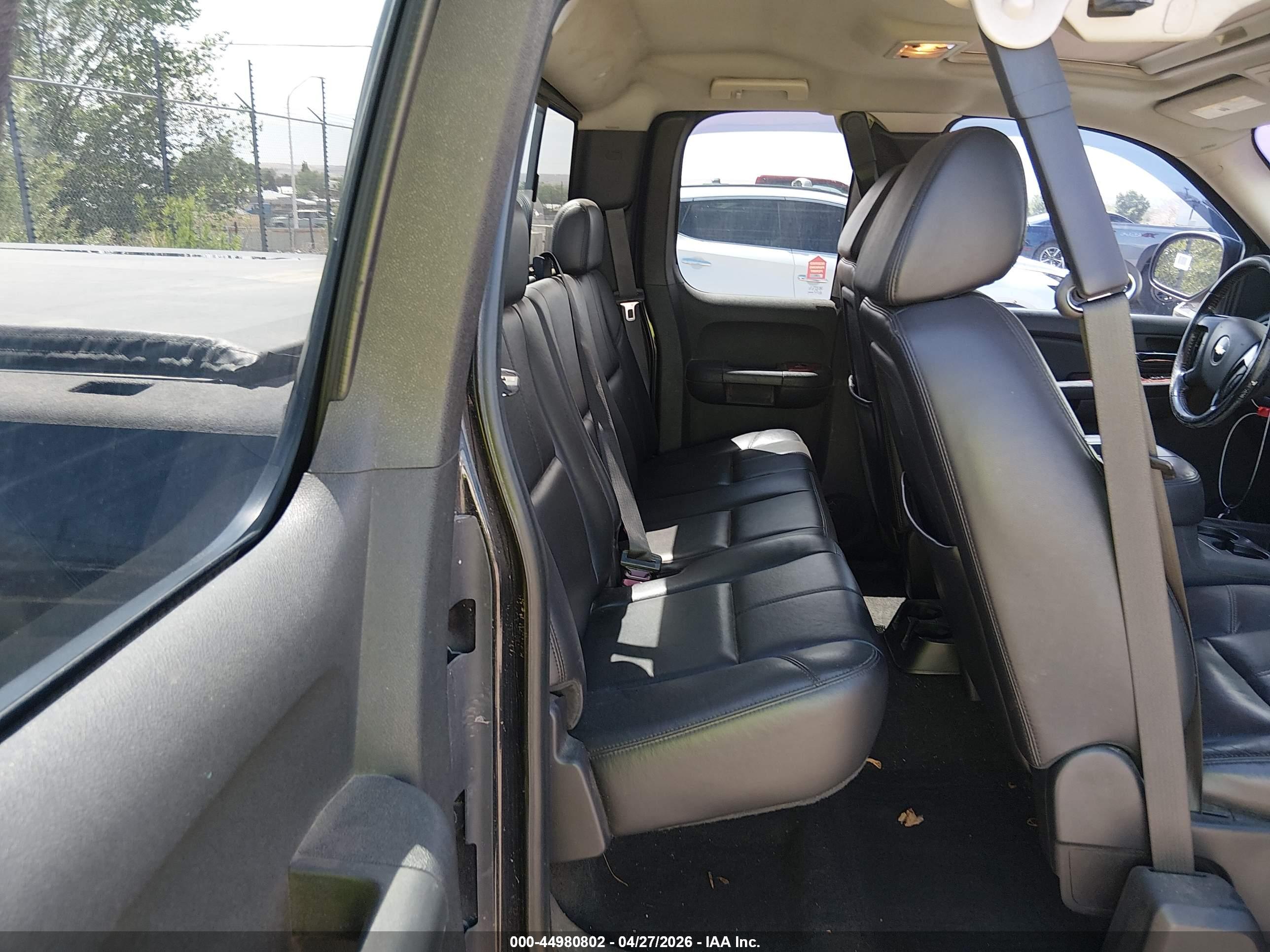 CHEVROLET SILVERADO image 8