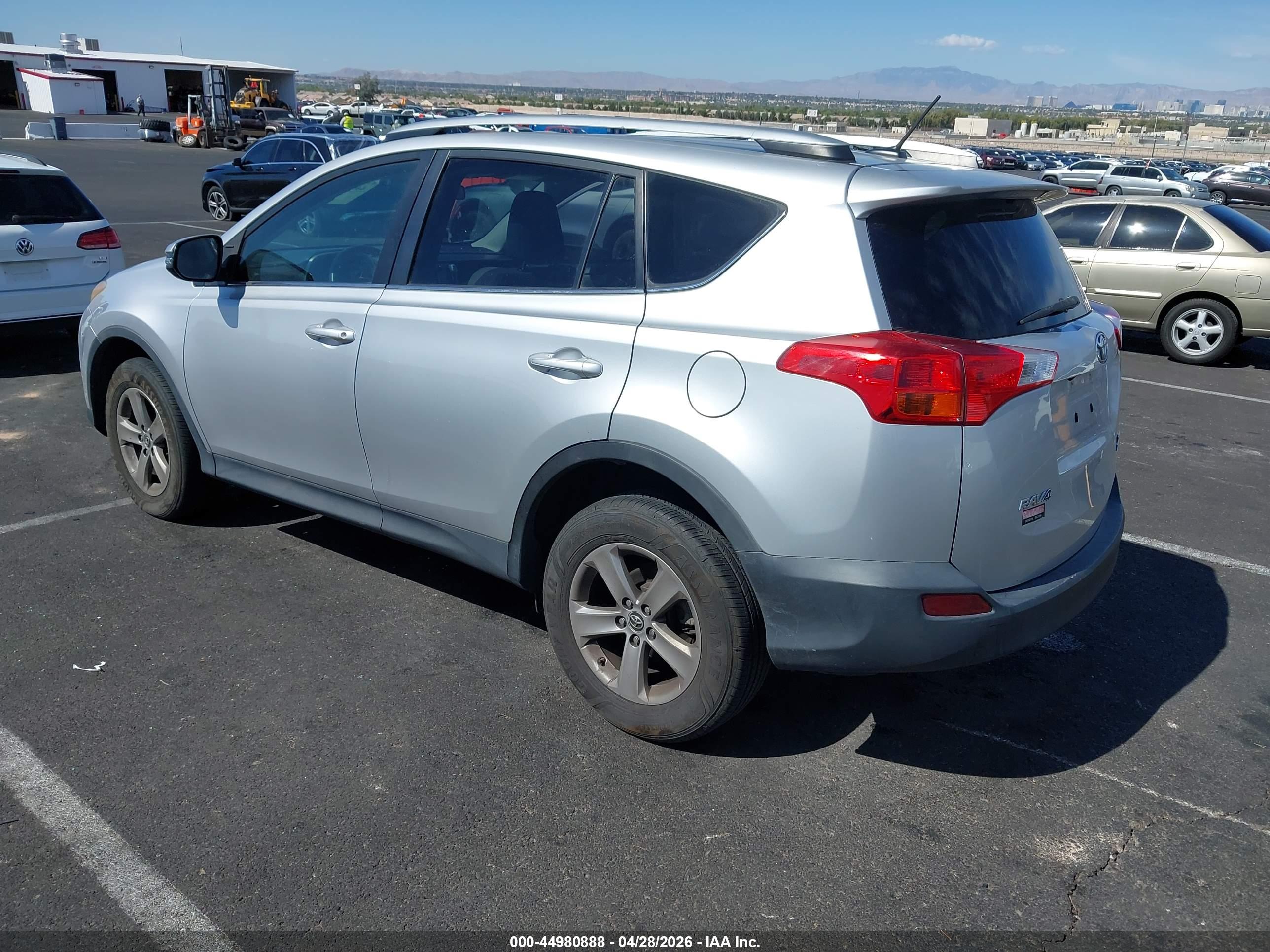 TOYOTA RAV4 image 3