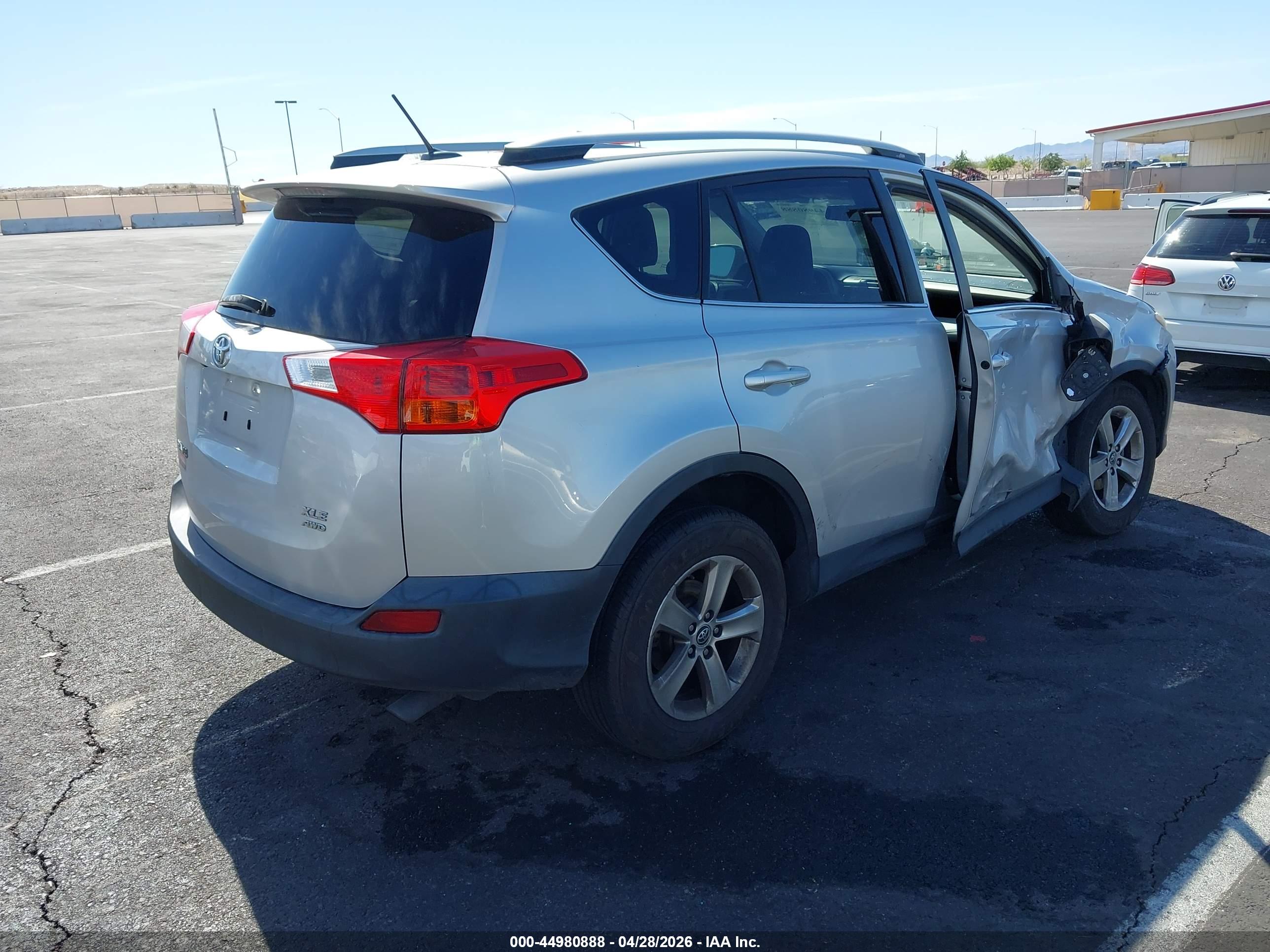TOYOTA RAV4 image 4