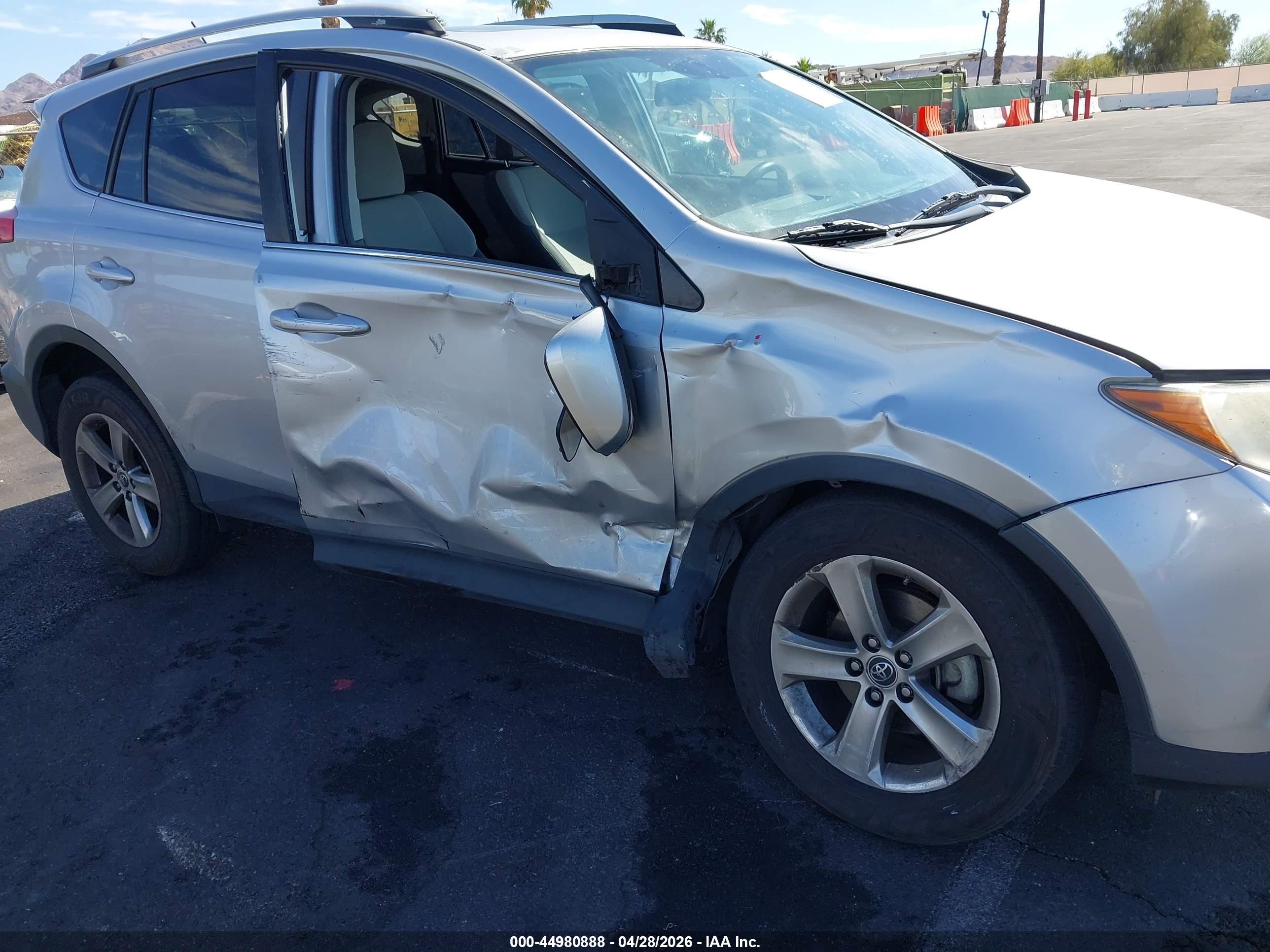 TOYOTA RAV4 image 6