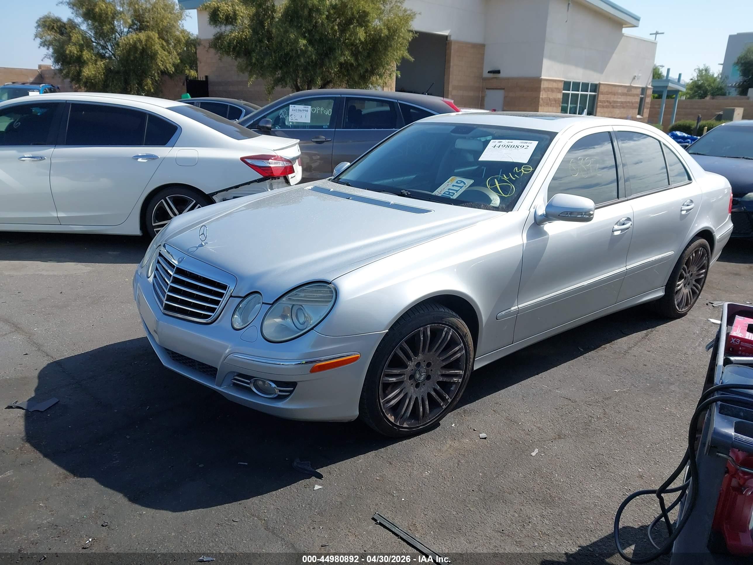 MERCEDES-BENZ E image 2