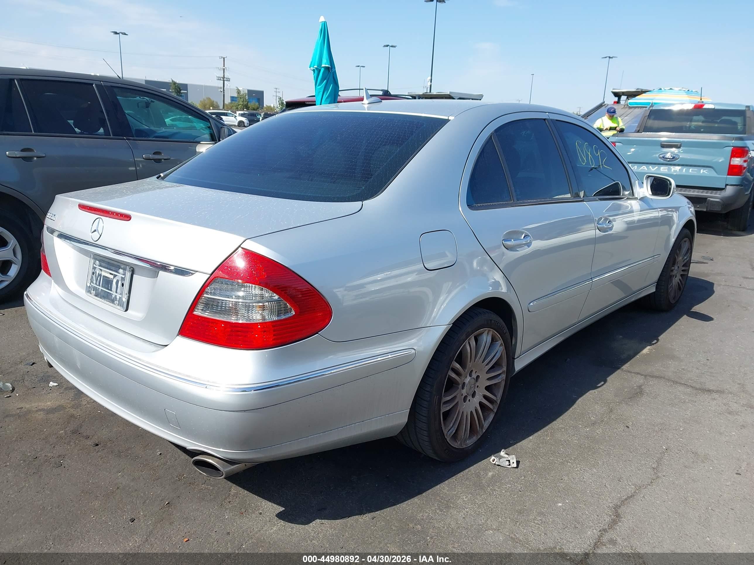 MERCEDES-BENZ E image 4