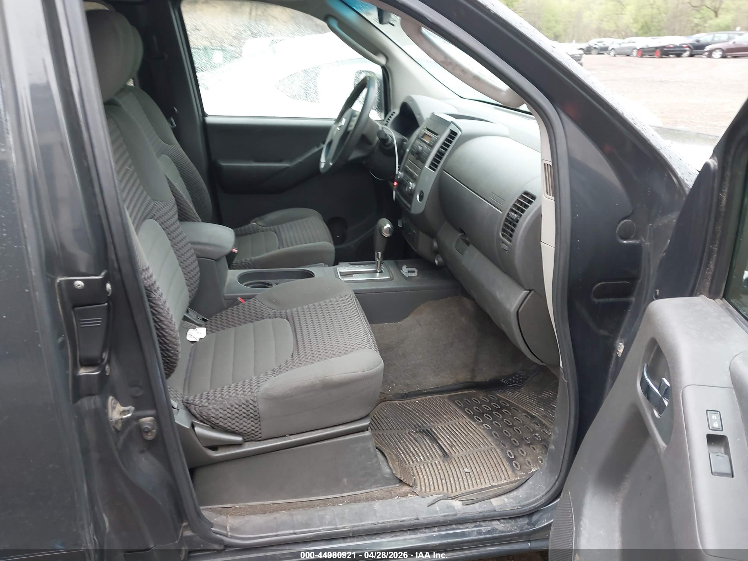 NISSAN FRONTIER image 5