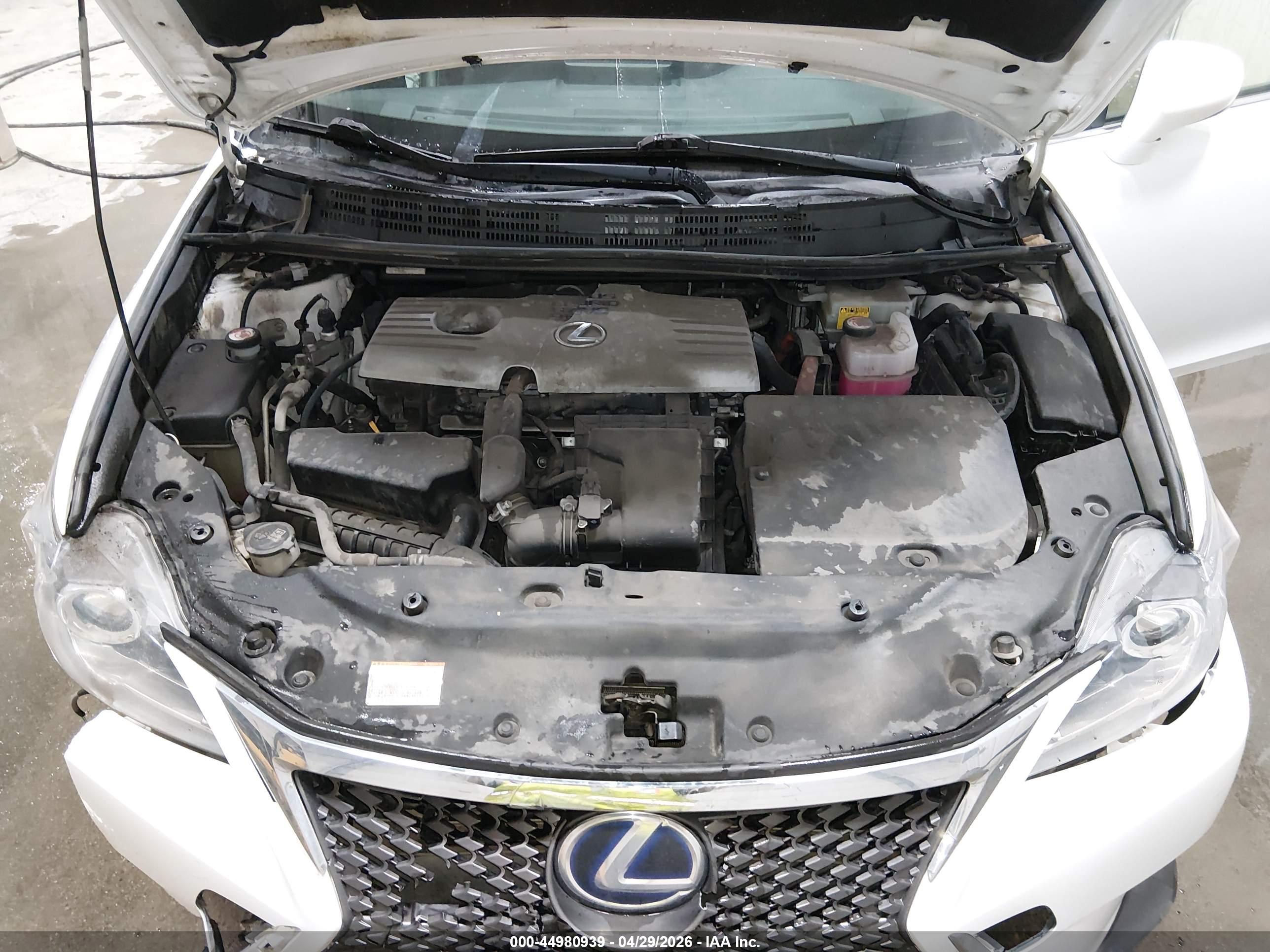 LEXUS CT image 10