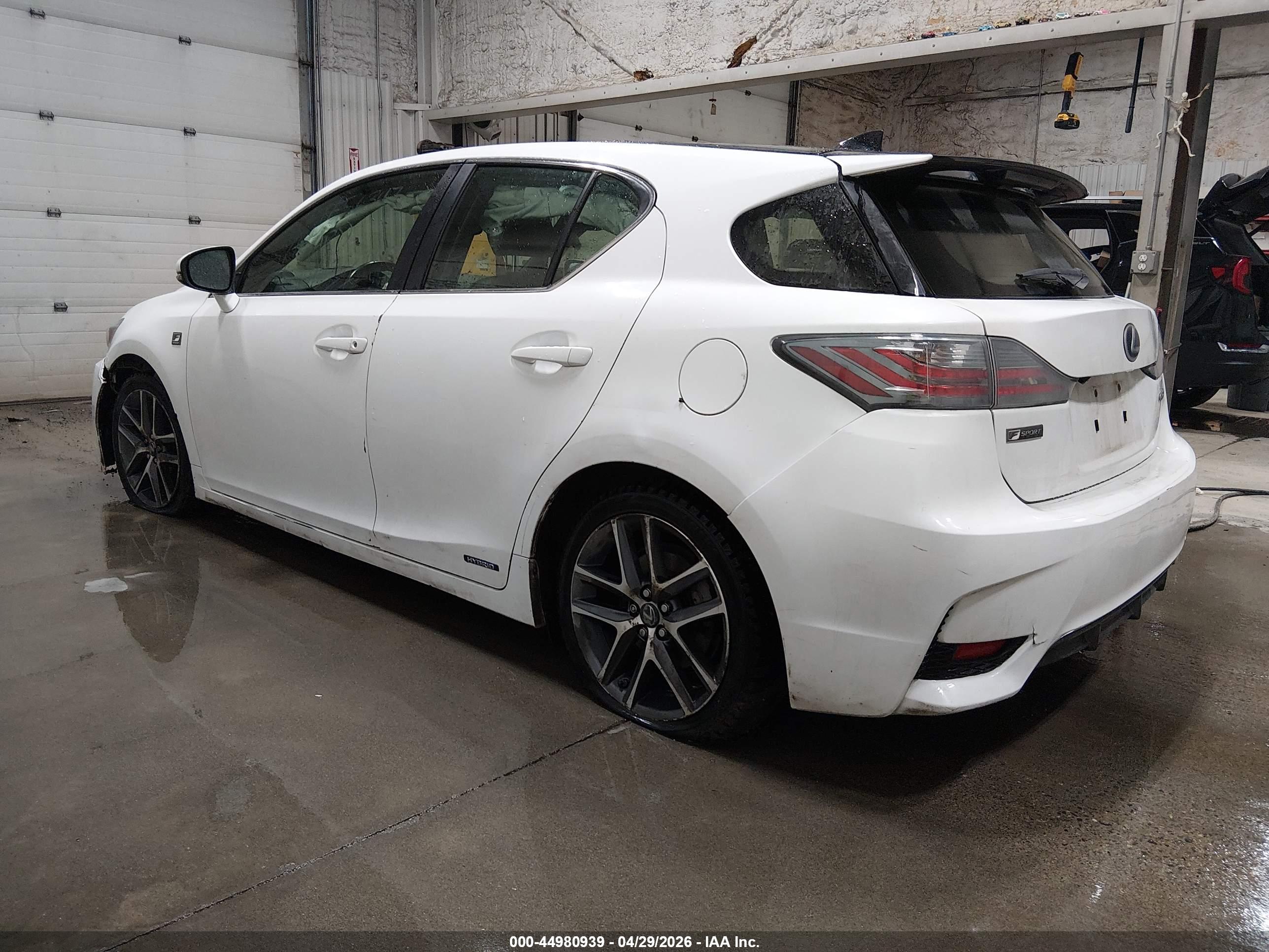 LEXUS CT image 3