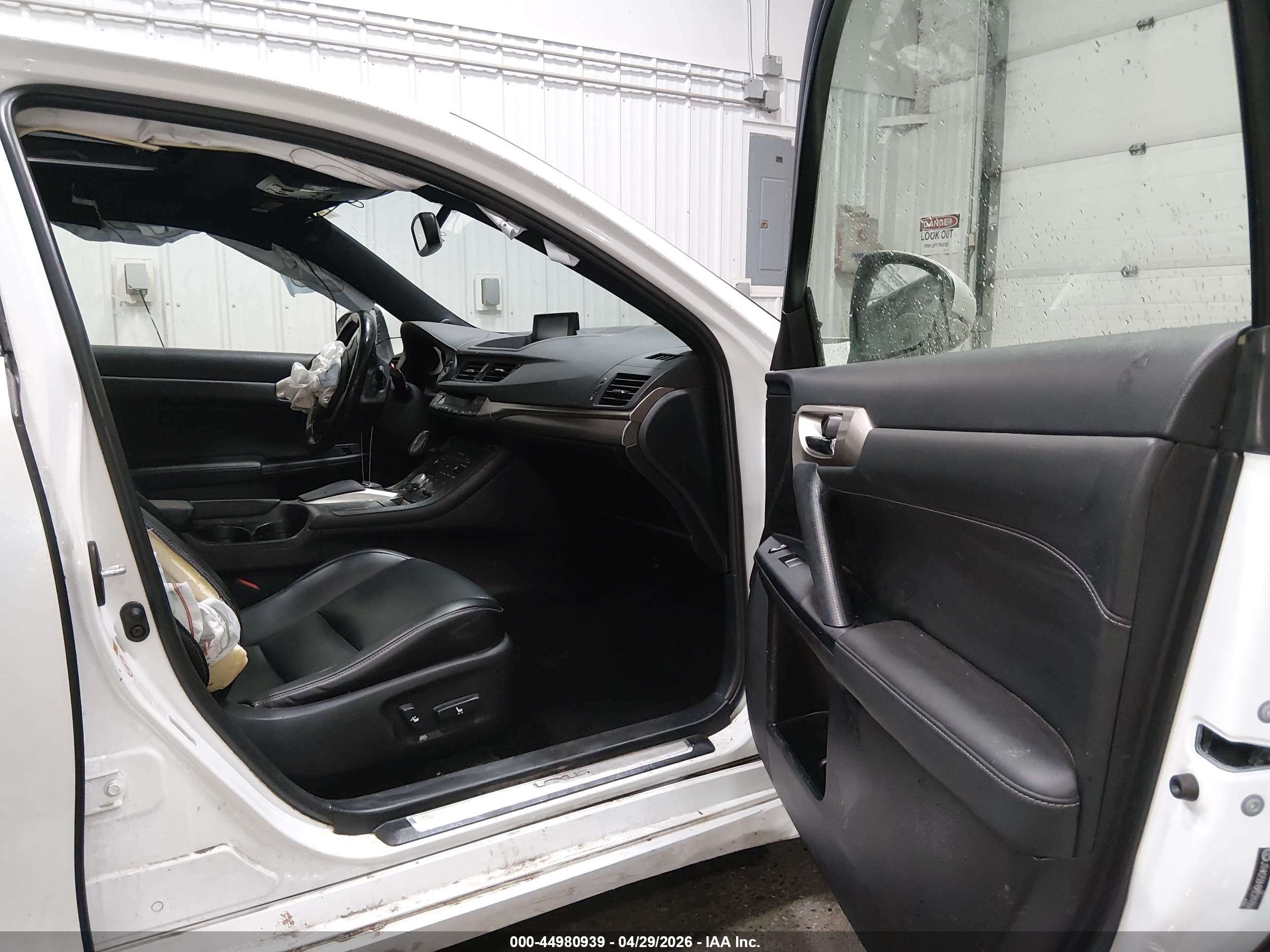LEXUS CT image 5