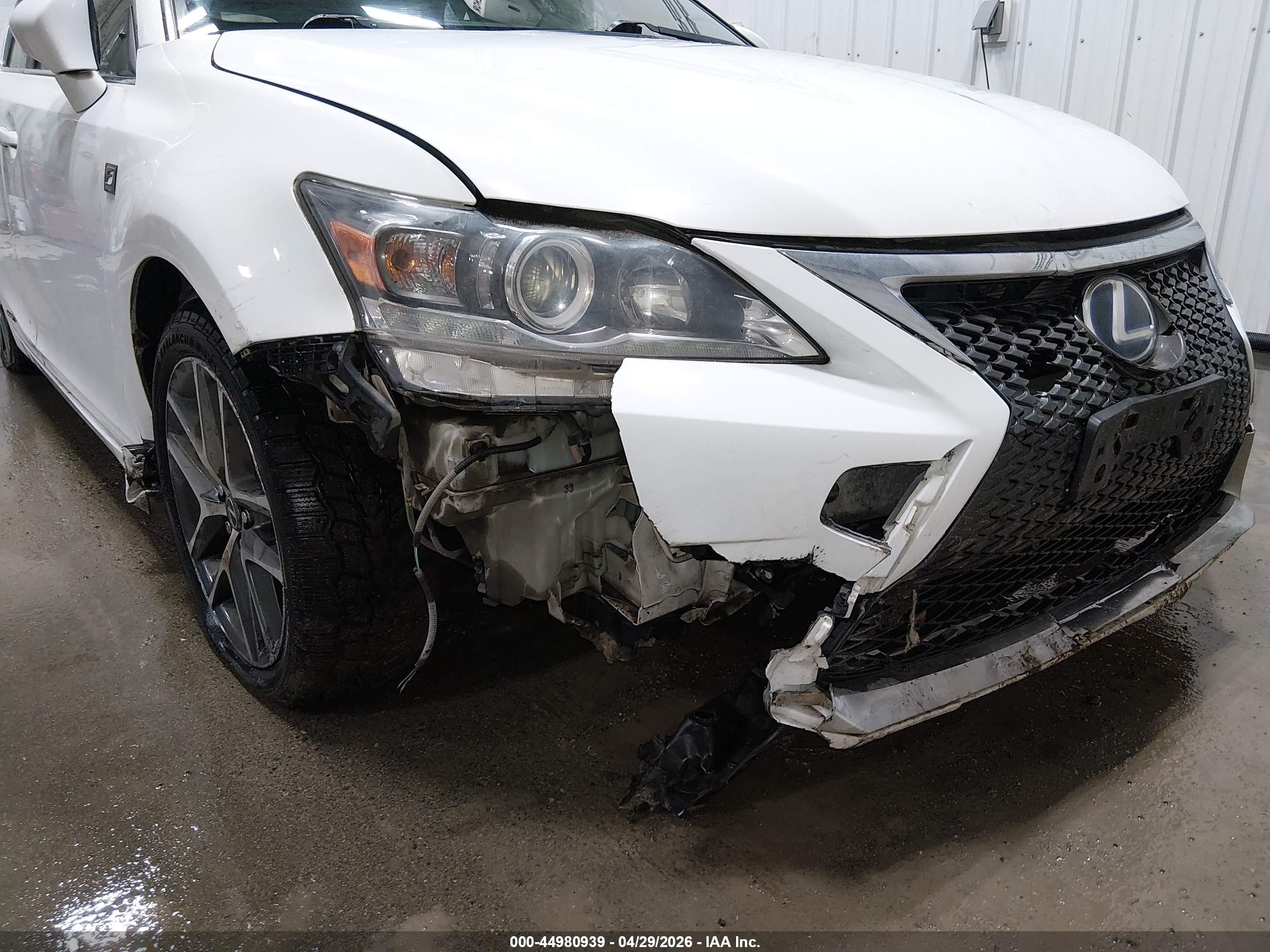 LEXUS CT image 6