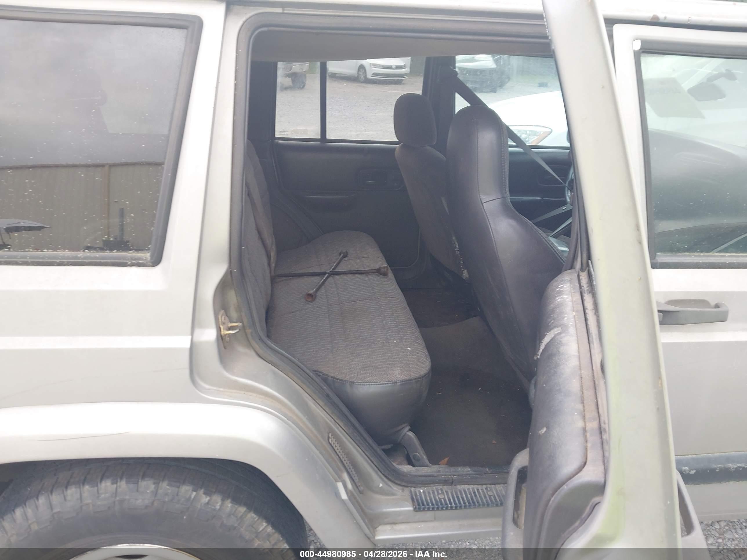 JEEP CHEROKEE image 8