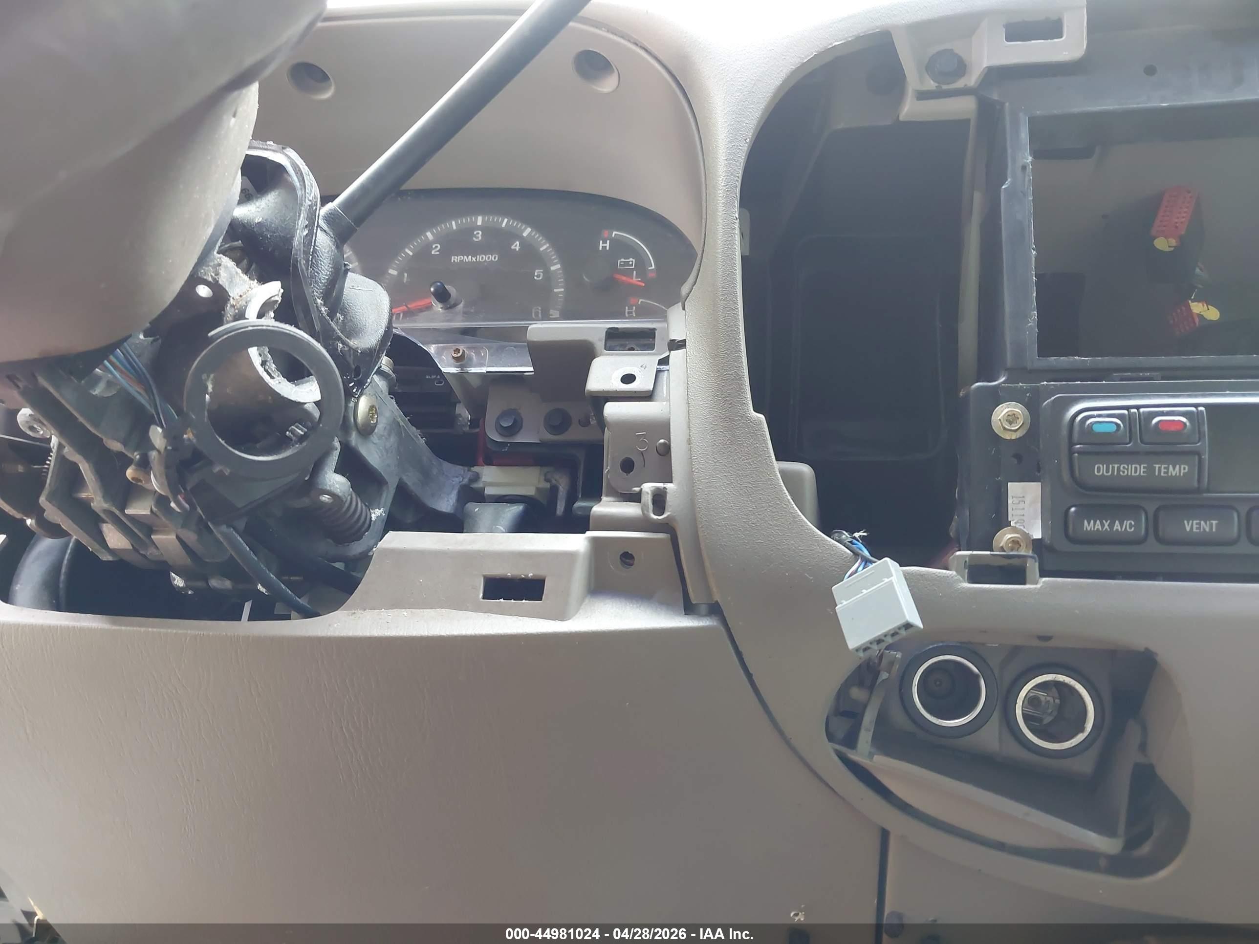FORD EXPEDITION image 6