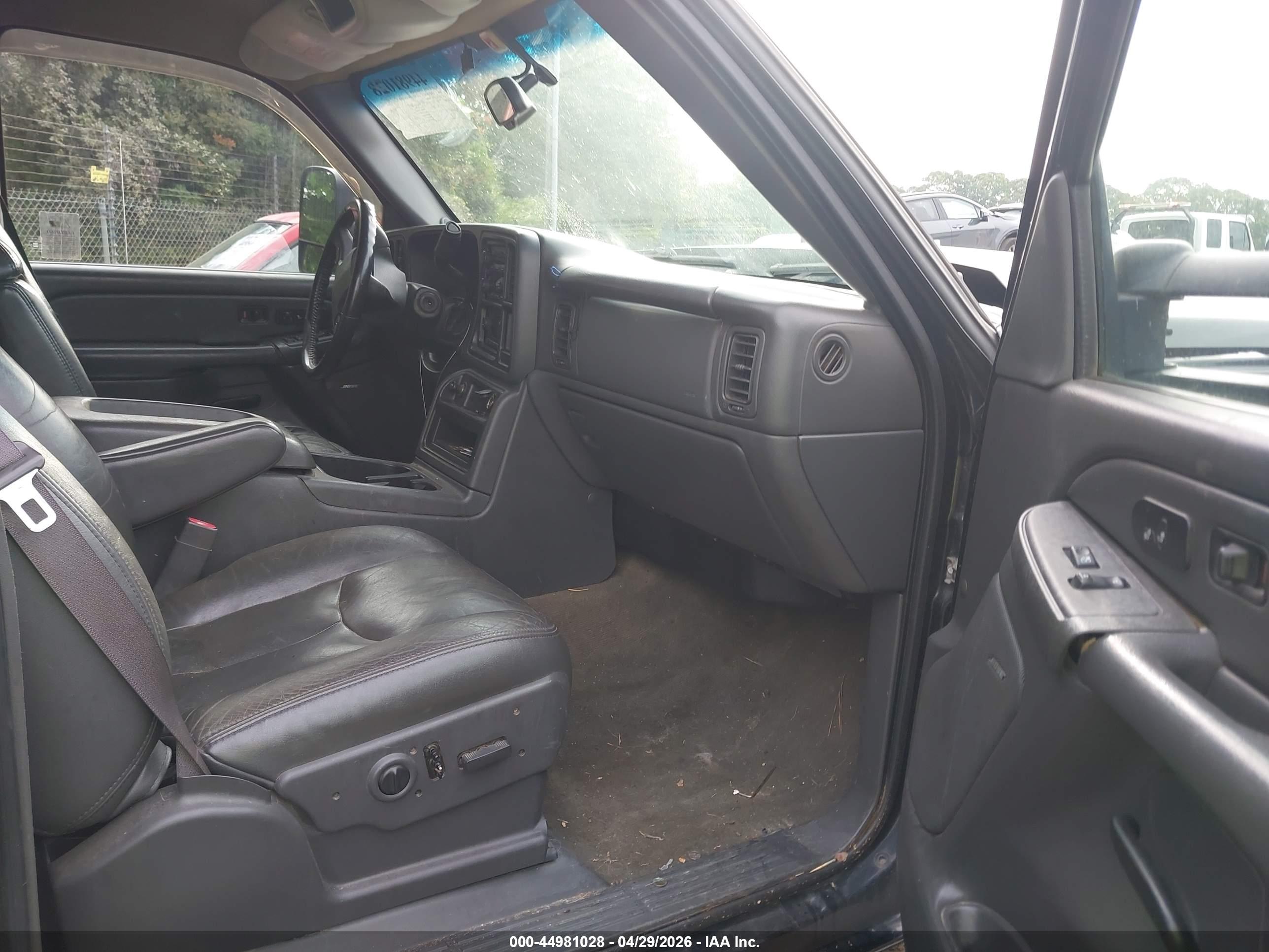CHEVROLET SILVERADO image 5
