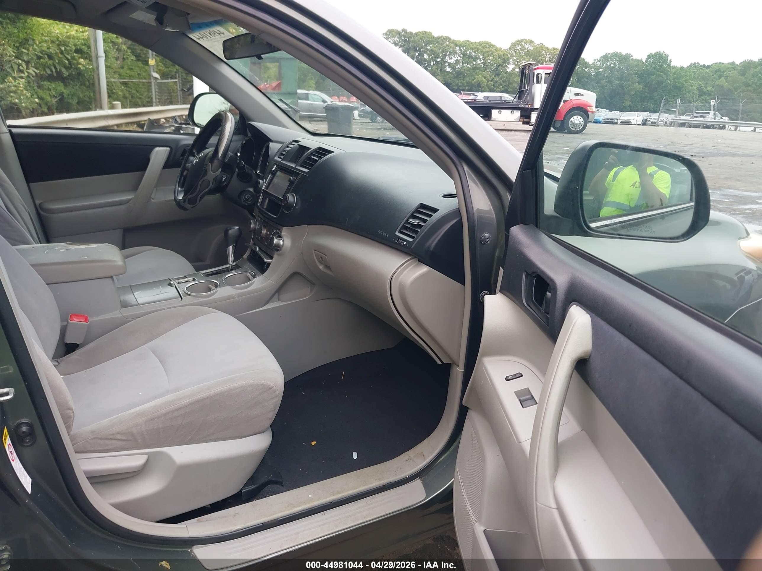 TOYOTA HIGHLANDER image 5