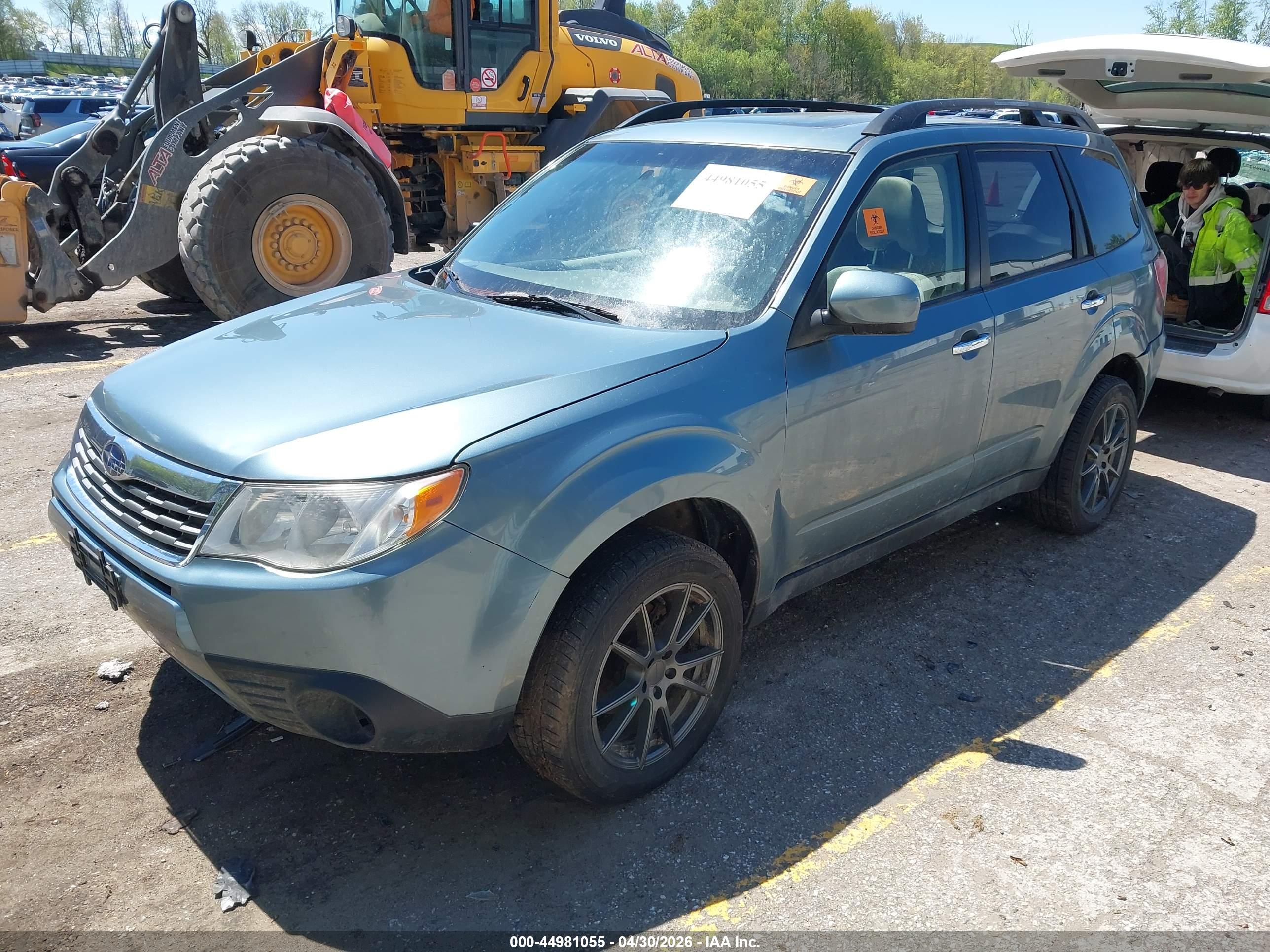 SUBARU FORESTER image 2