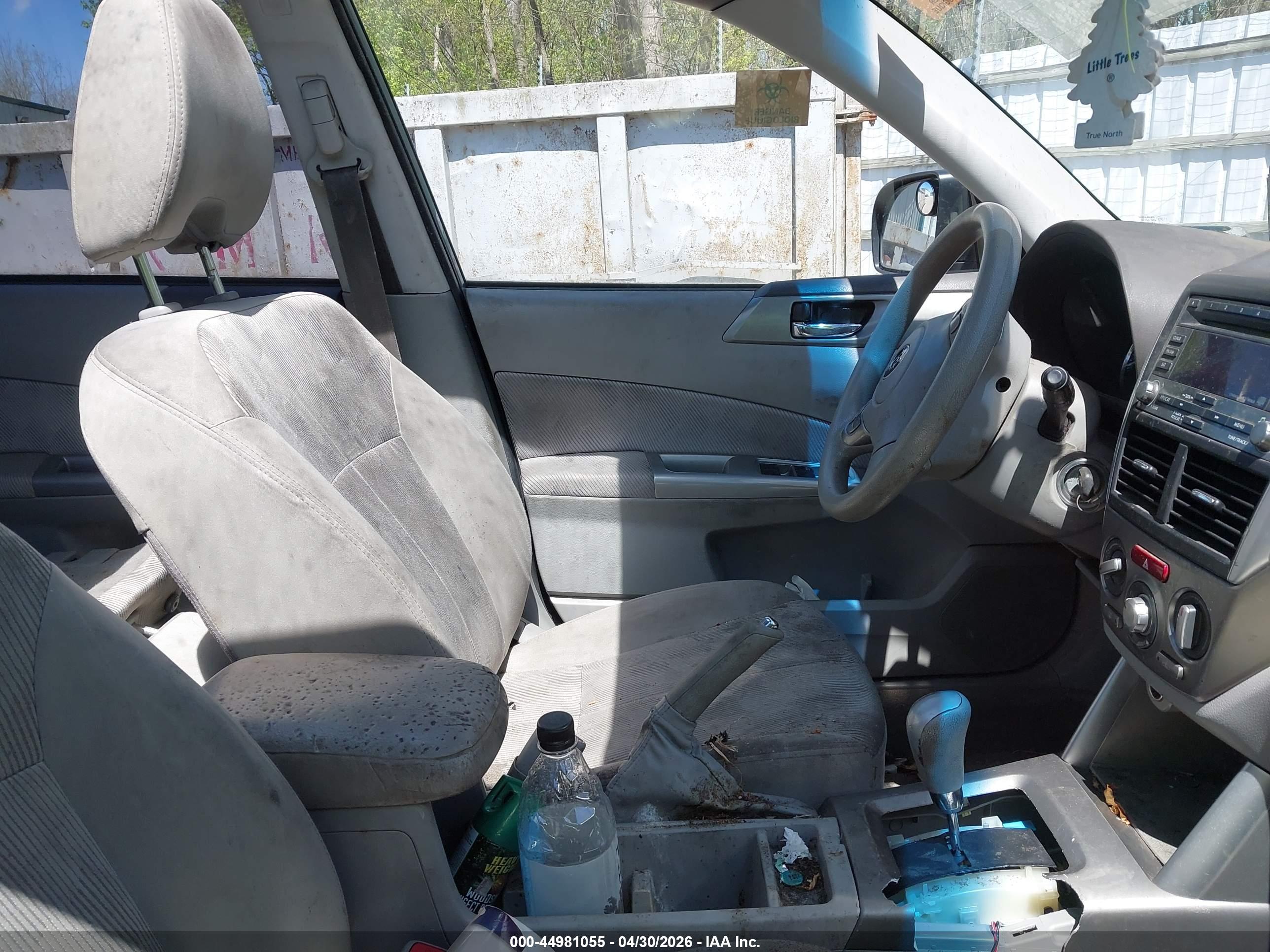 SUBARU FORESTER image 5